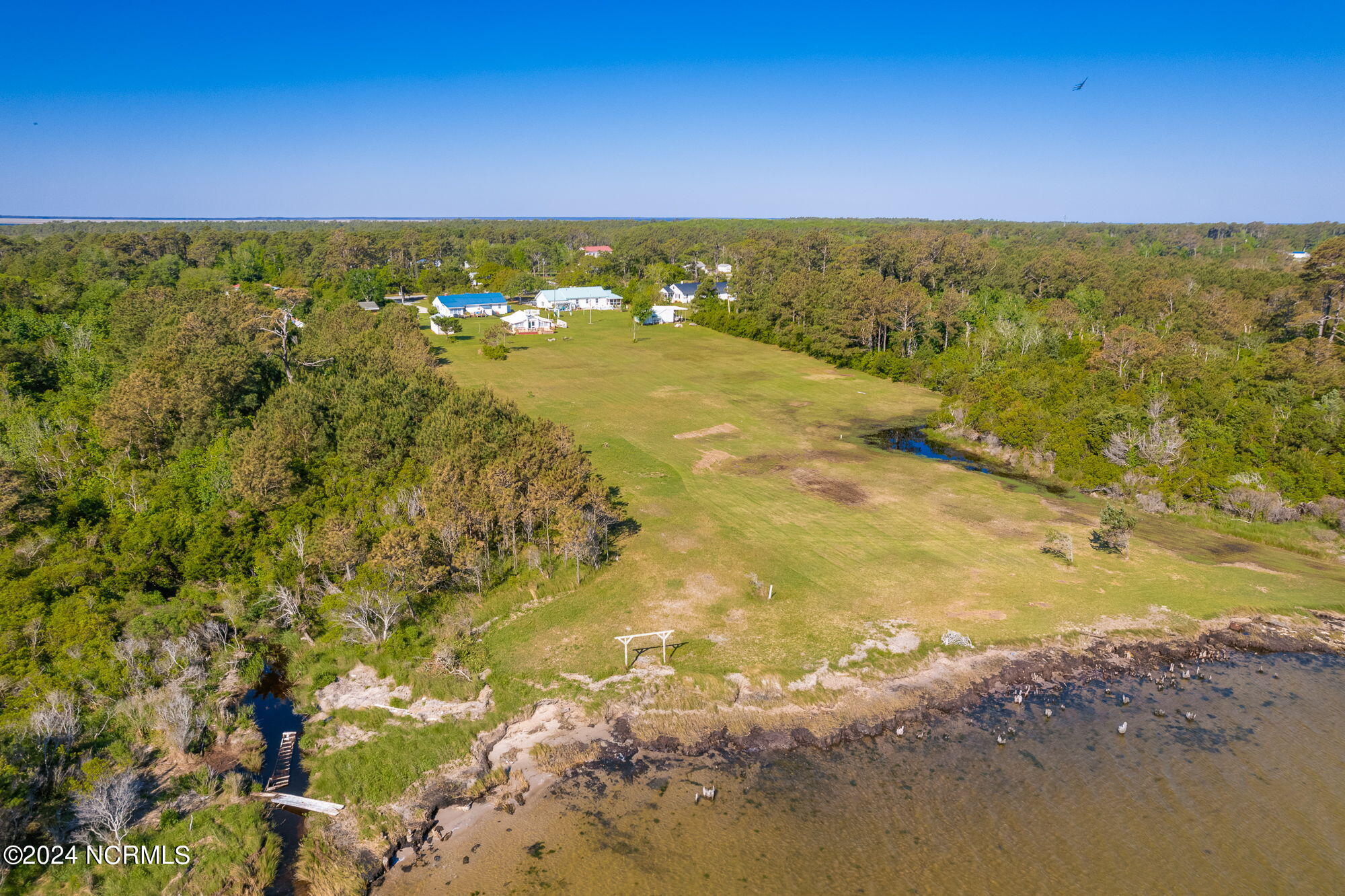 2604 Cedar Island Road Property Photo 9