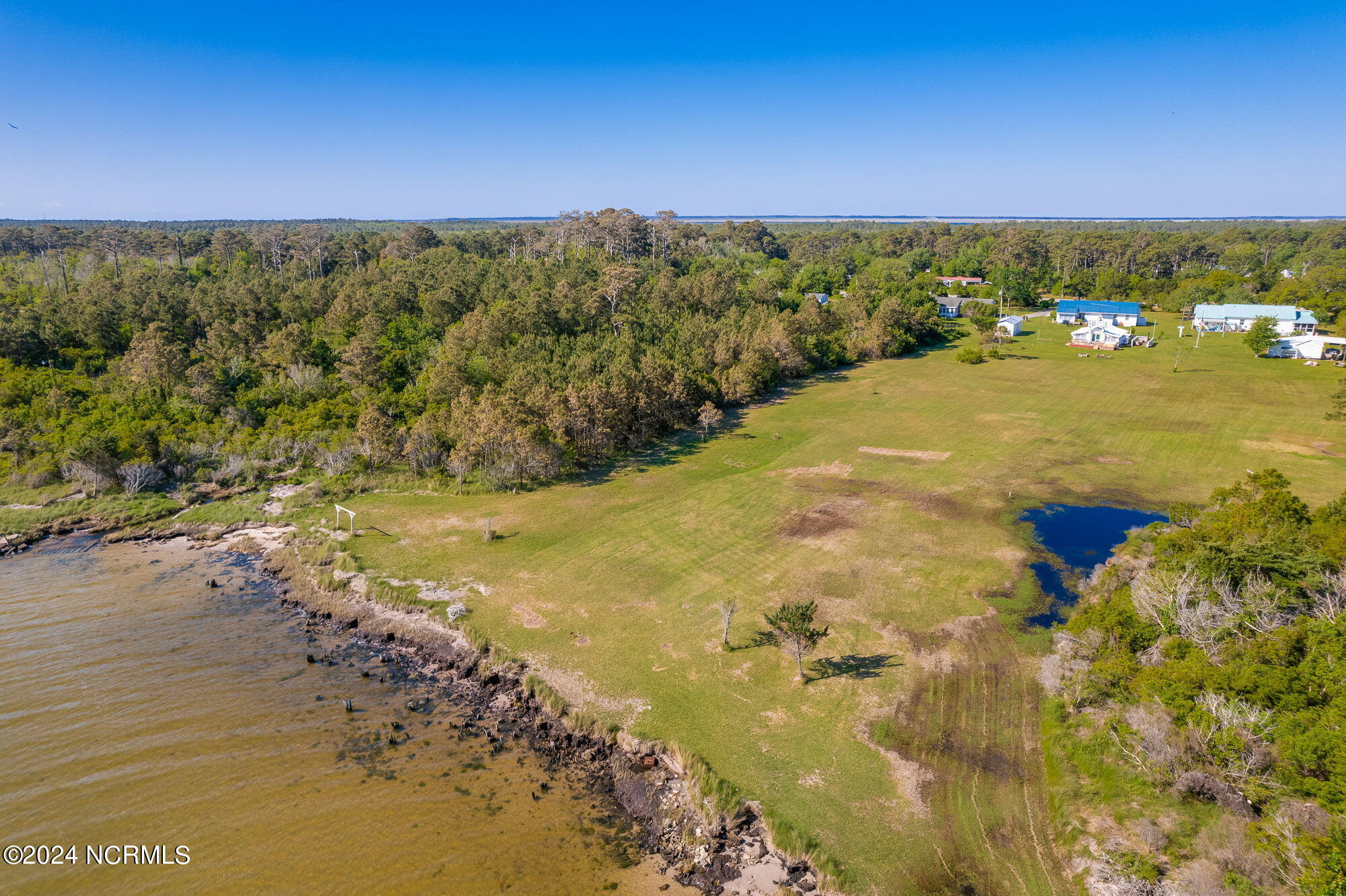 2604 Cedar Island Road Property Photo 10