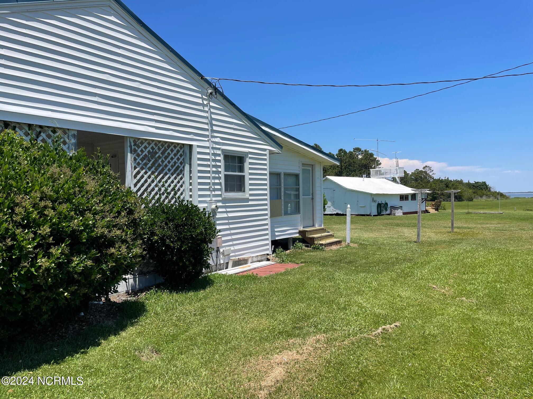 2604 Cedar Island Road Property Photo 17