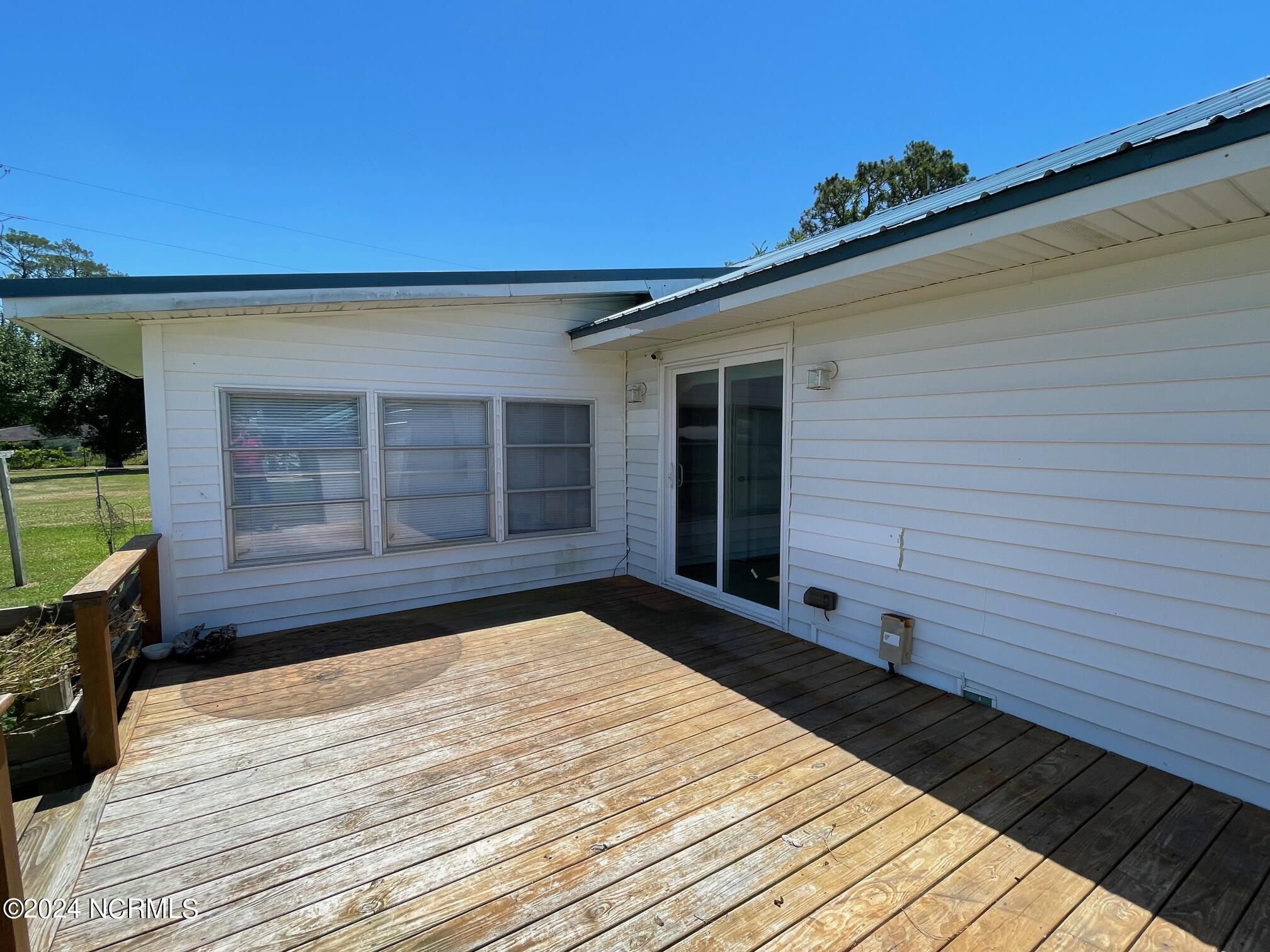 2604 Cedar Island Road Property Photo 18