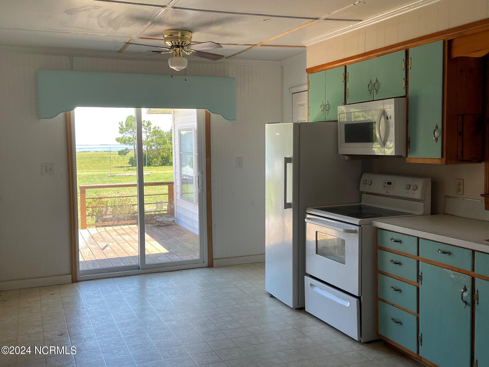 2604 Cedar Island Road Property Photo 25