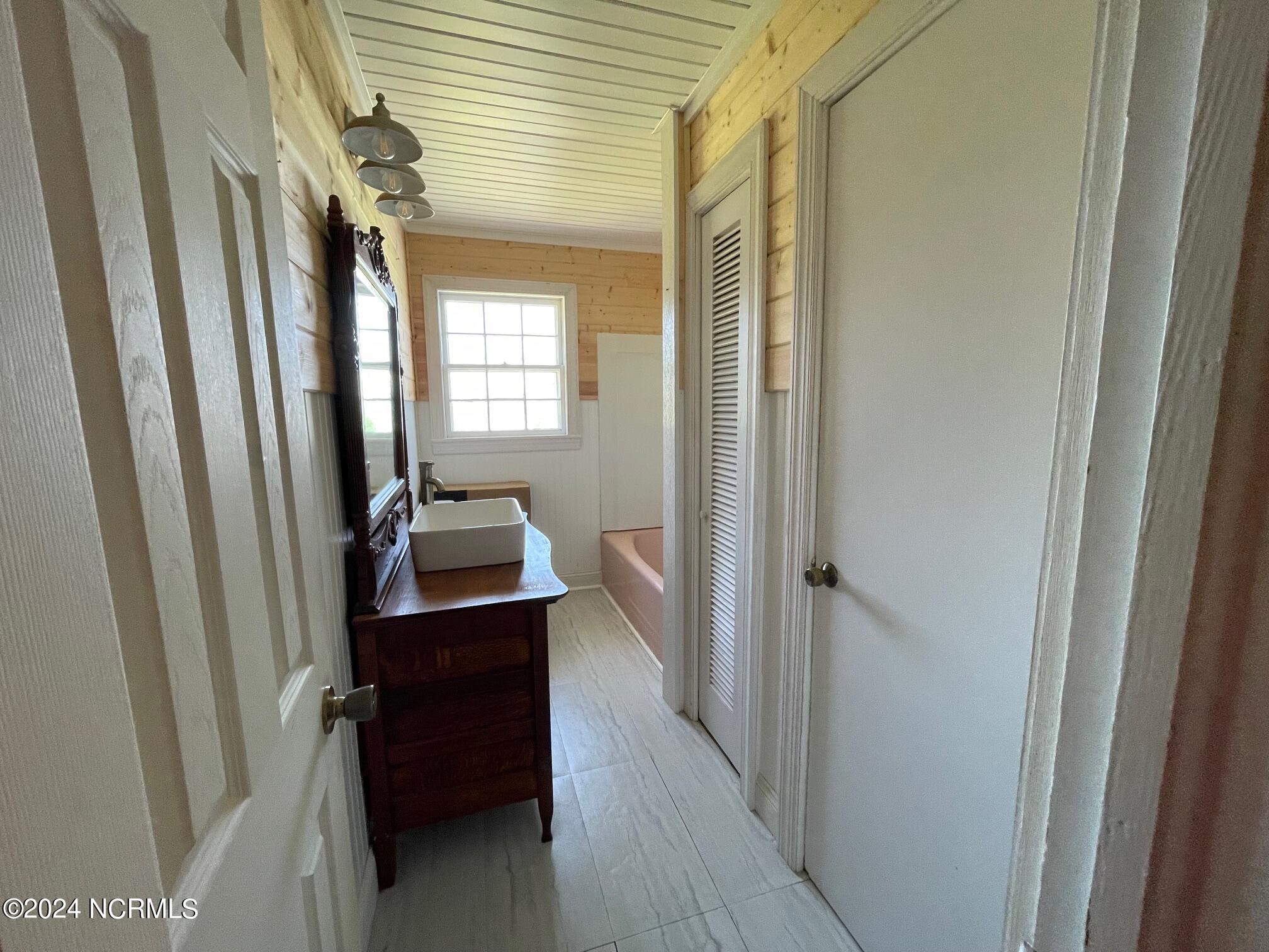 2604 Cedar Island Road Property Photo 31