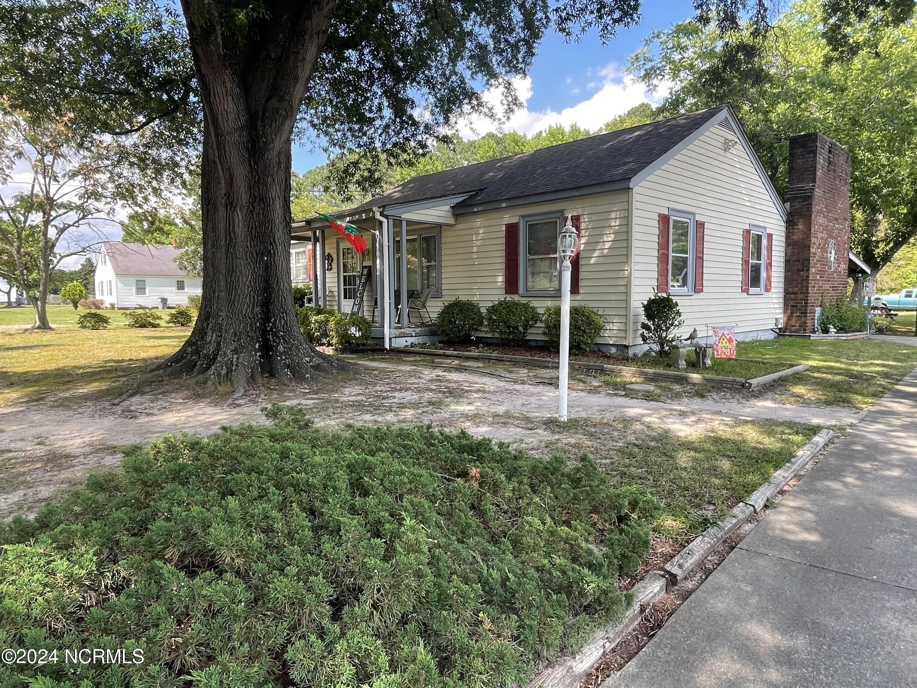 123 Tyson Avenue Property Photo 2