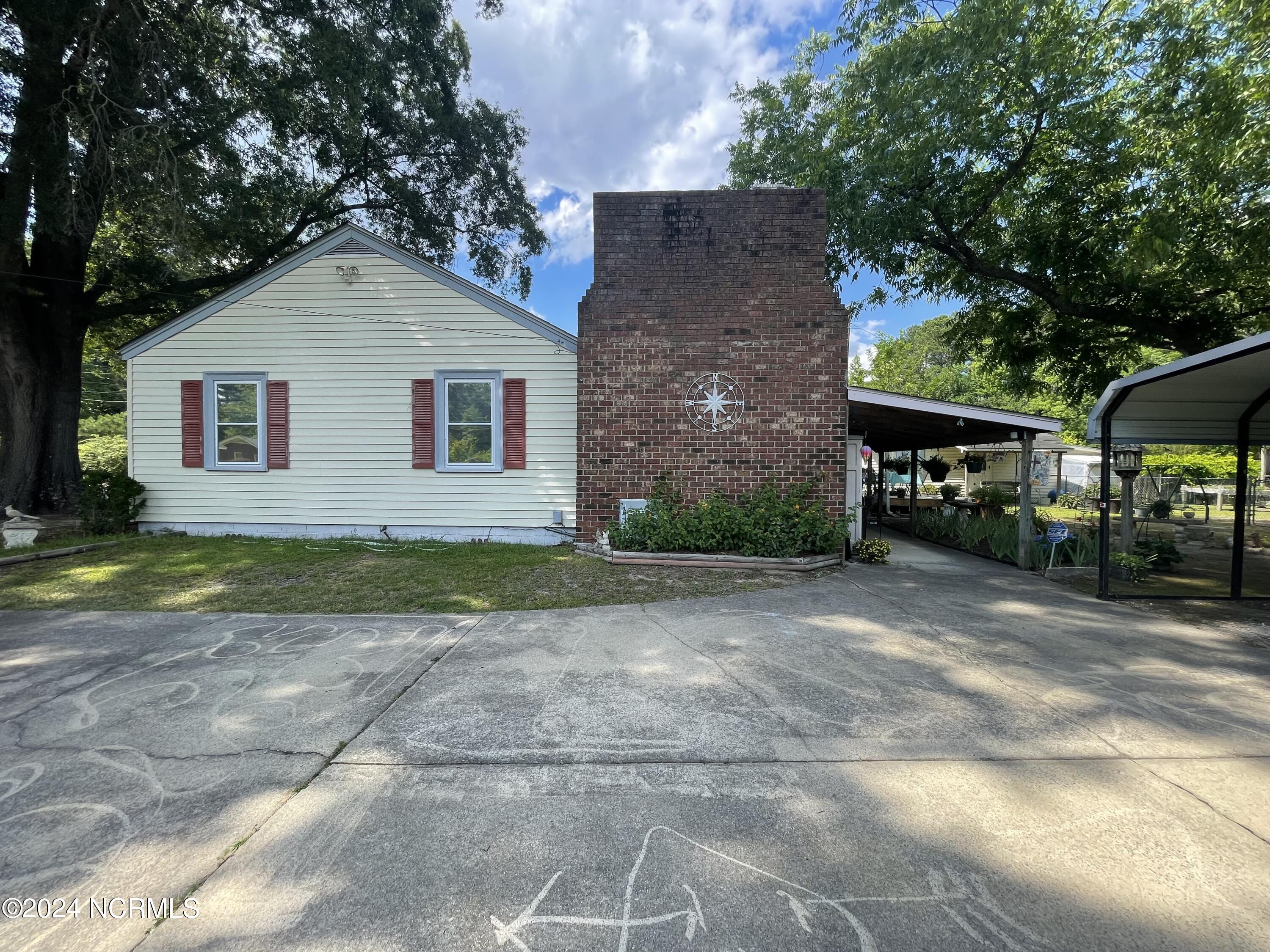 123 Tyson Avenue Property Photo 3
