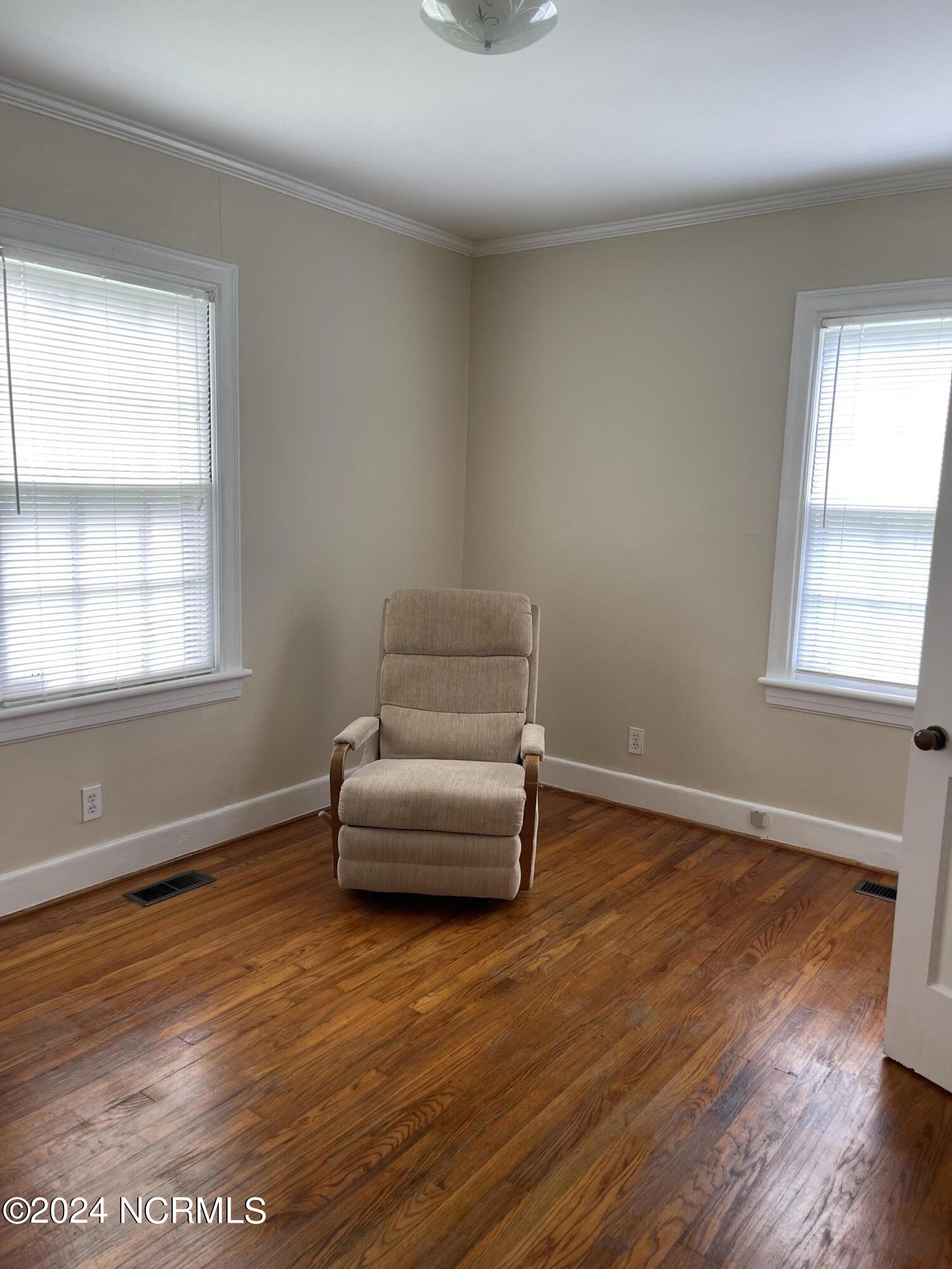 123 Tyson Avenue Property Photo 25