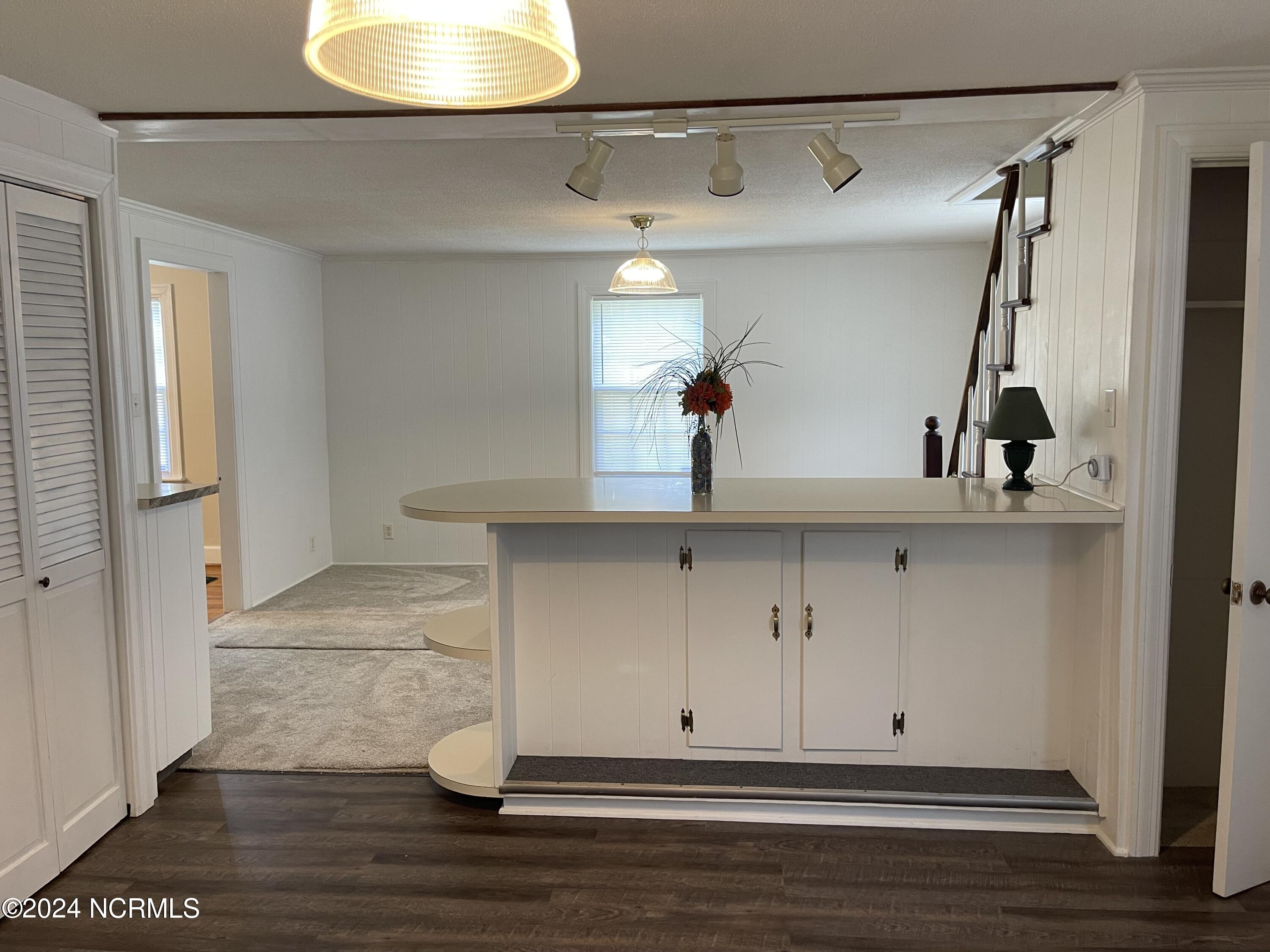 123 Tyson Avenue Property Photo 28