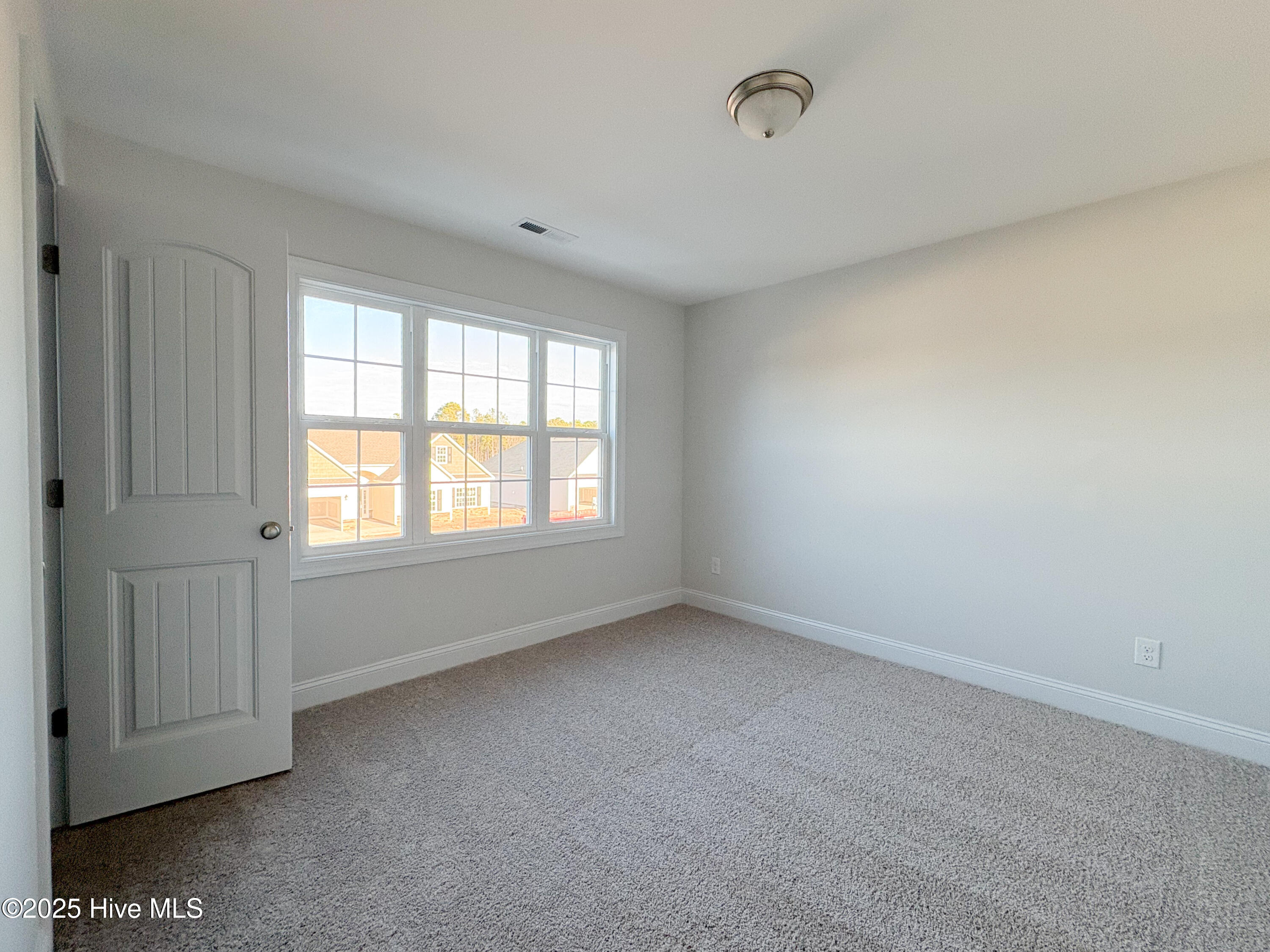 504 Pebble Shore Drive Property Photo 7
