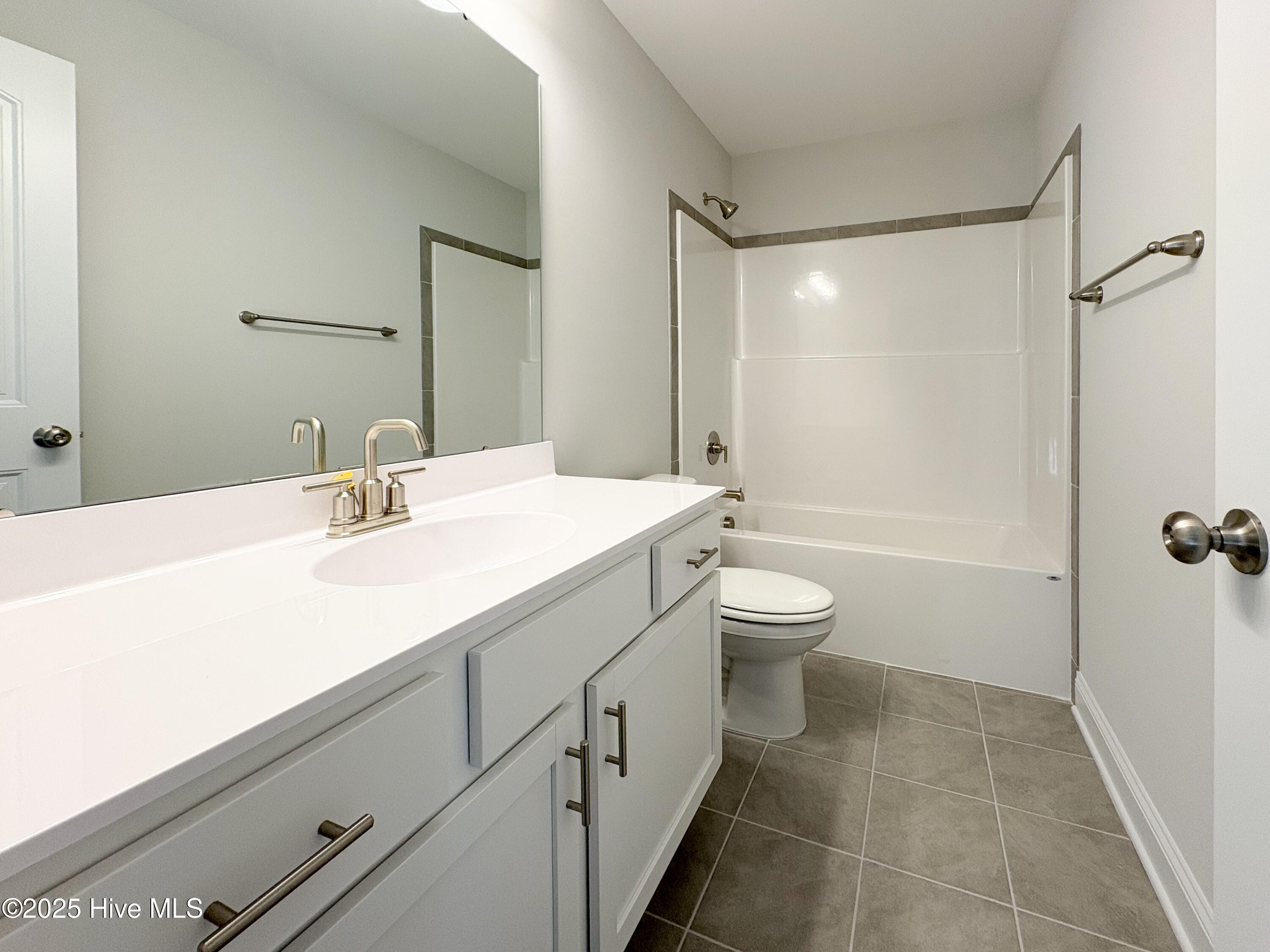 504 Pebble Shore Drive Property Photo 9