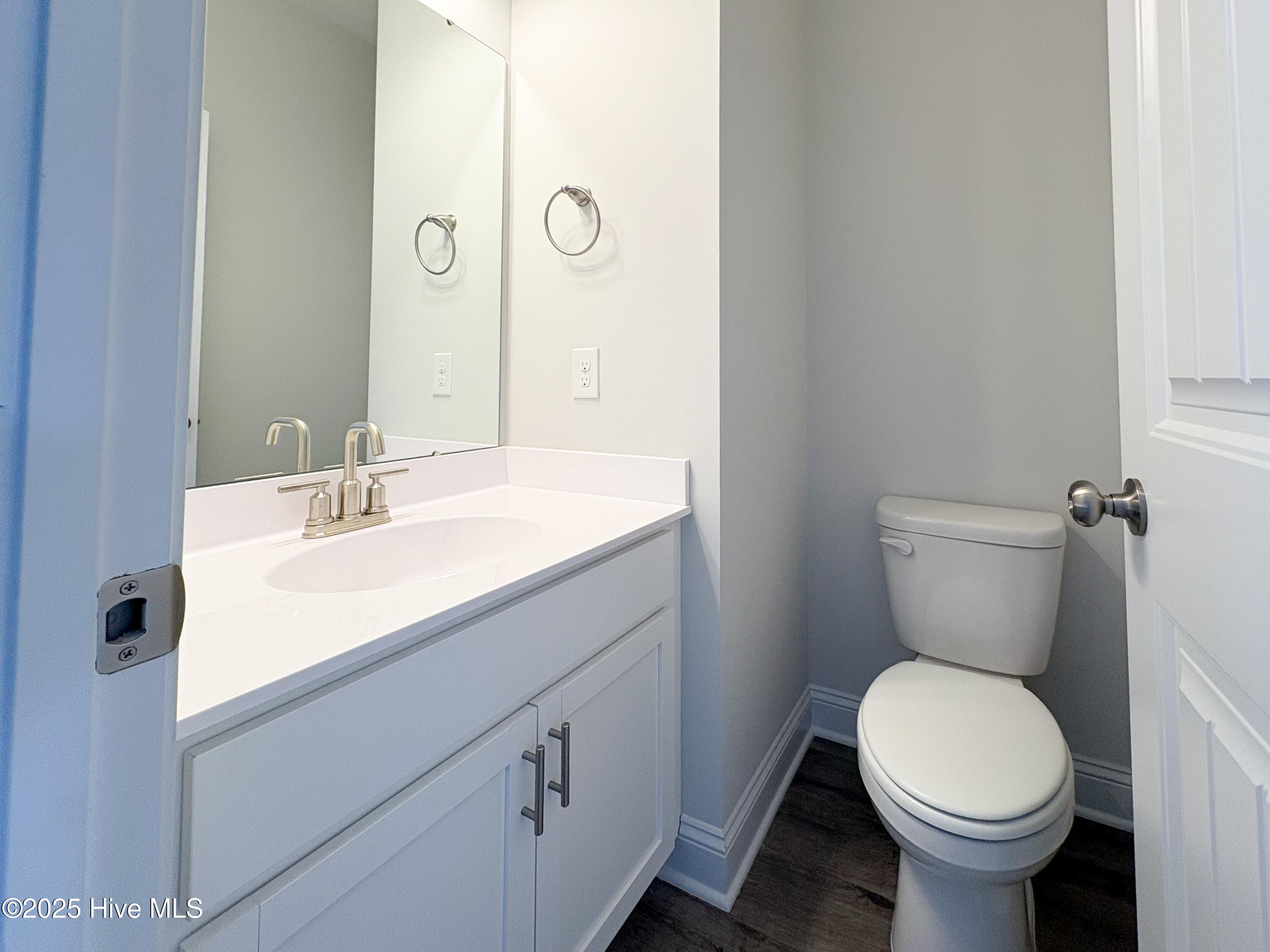 504 Pebble Shore Drive Property Photo 12