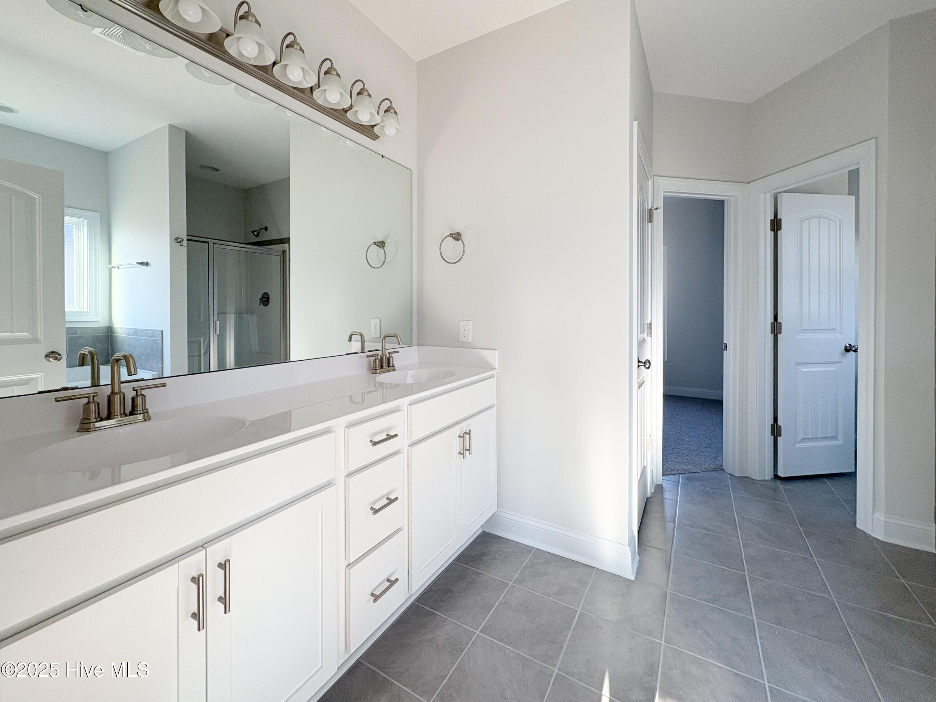 504 Pebble Shore Drive Property Photo 14