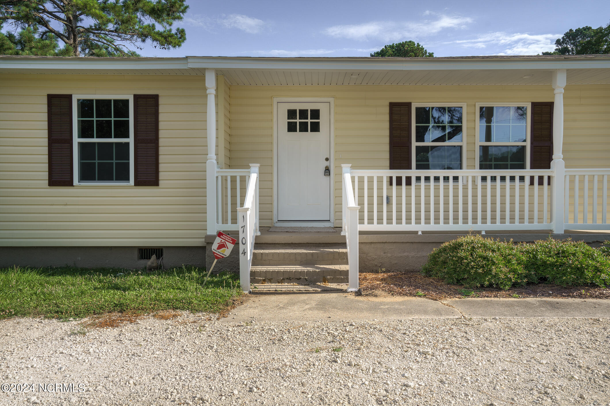 1704 Leggett Road Property Photo 3