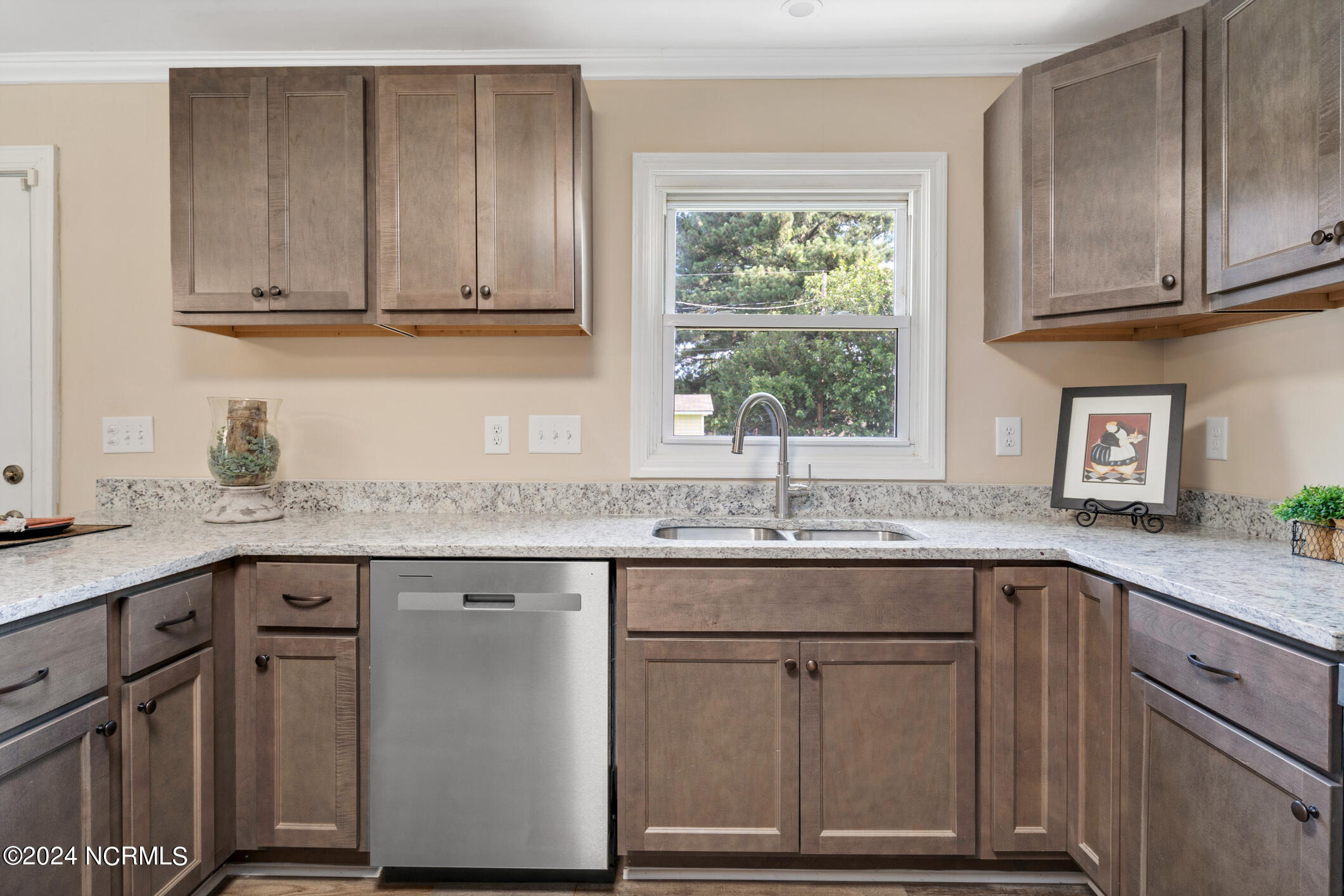 1704 Leggett Road Property Photo 12