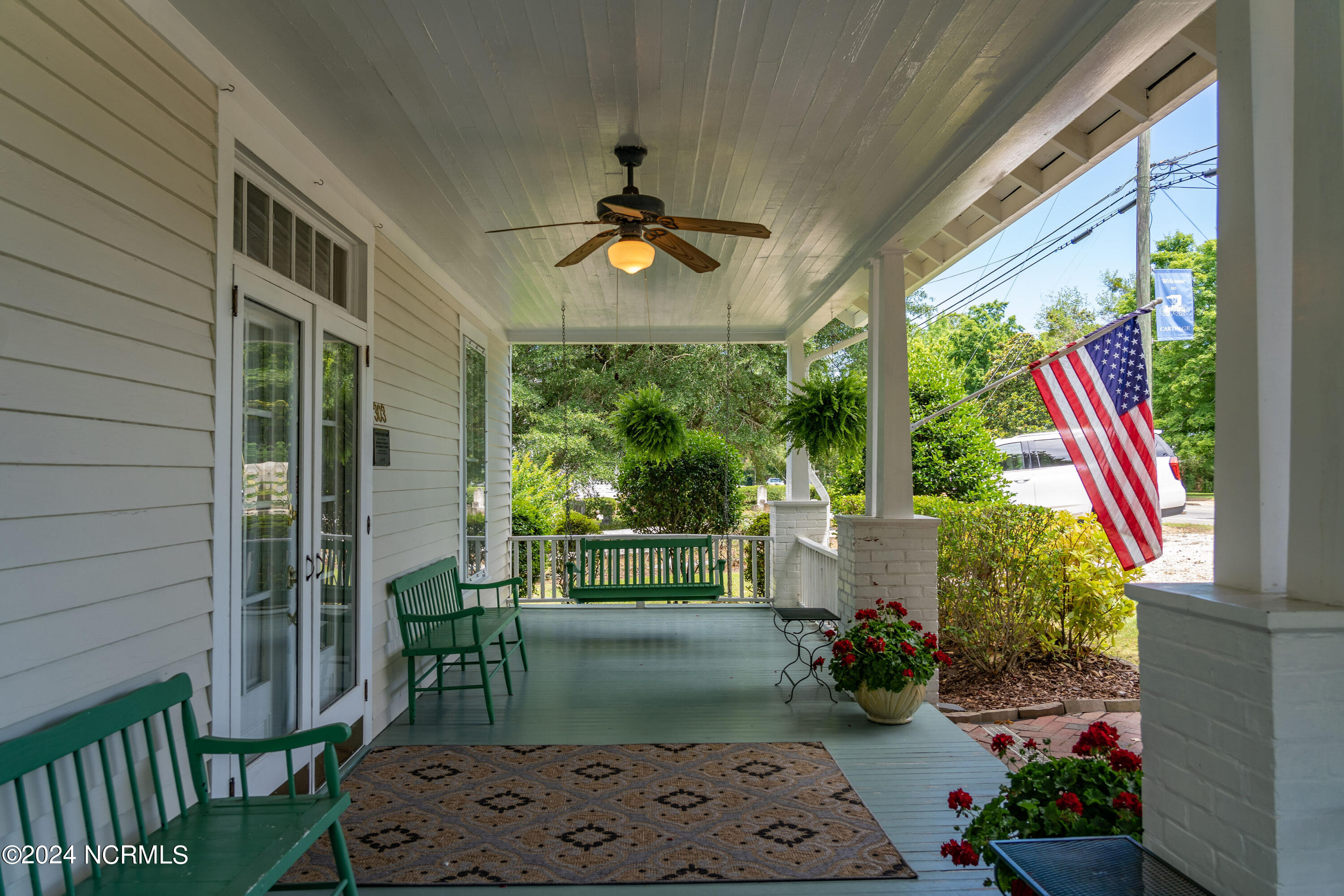 303 Mcreynolds Street Property Photo 2
