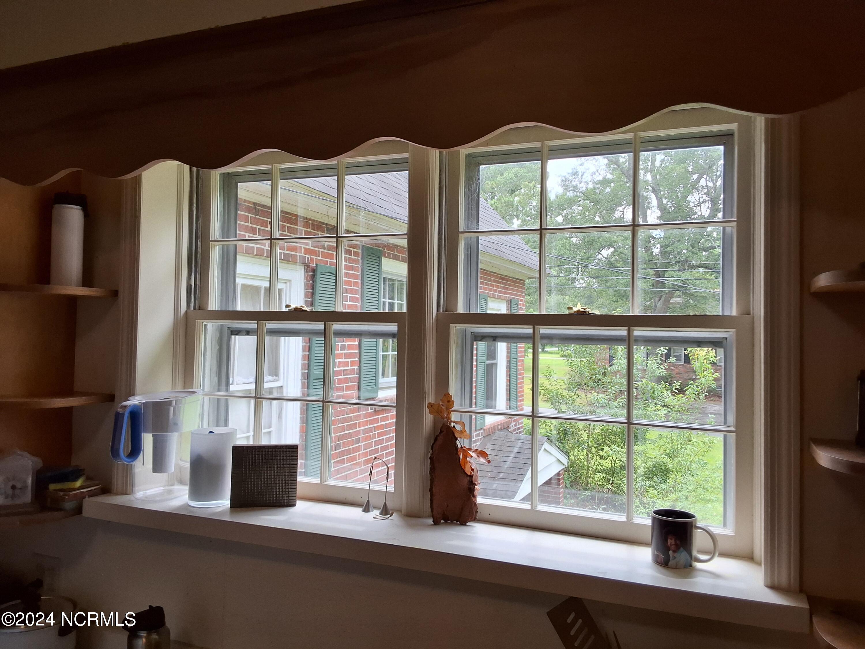 201 E Bell Street Property Photo 12