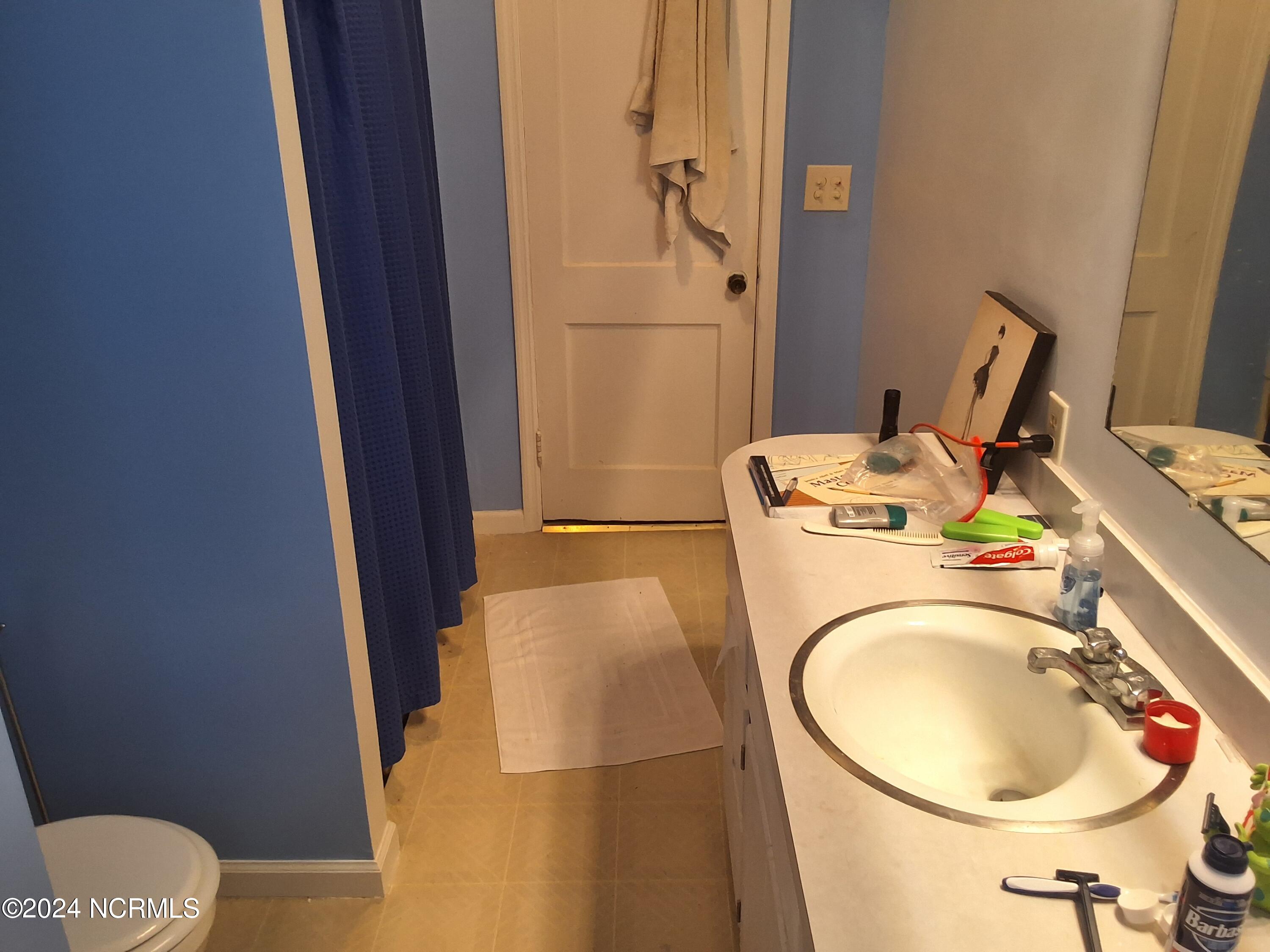 201 E Bell Street Property Photo 16