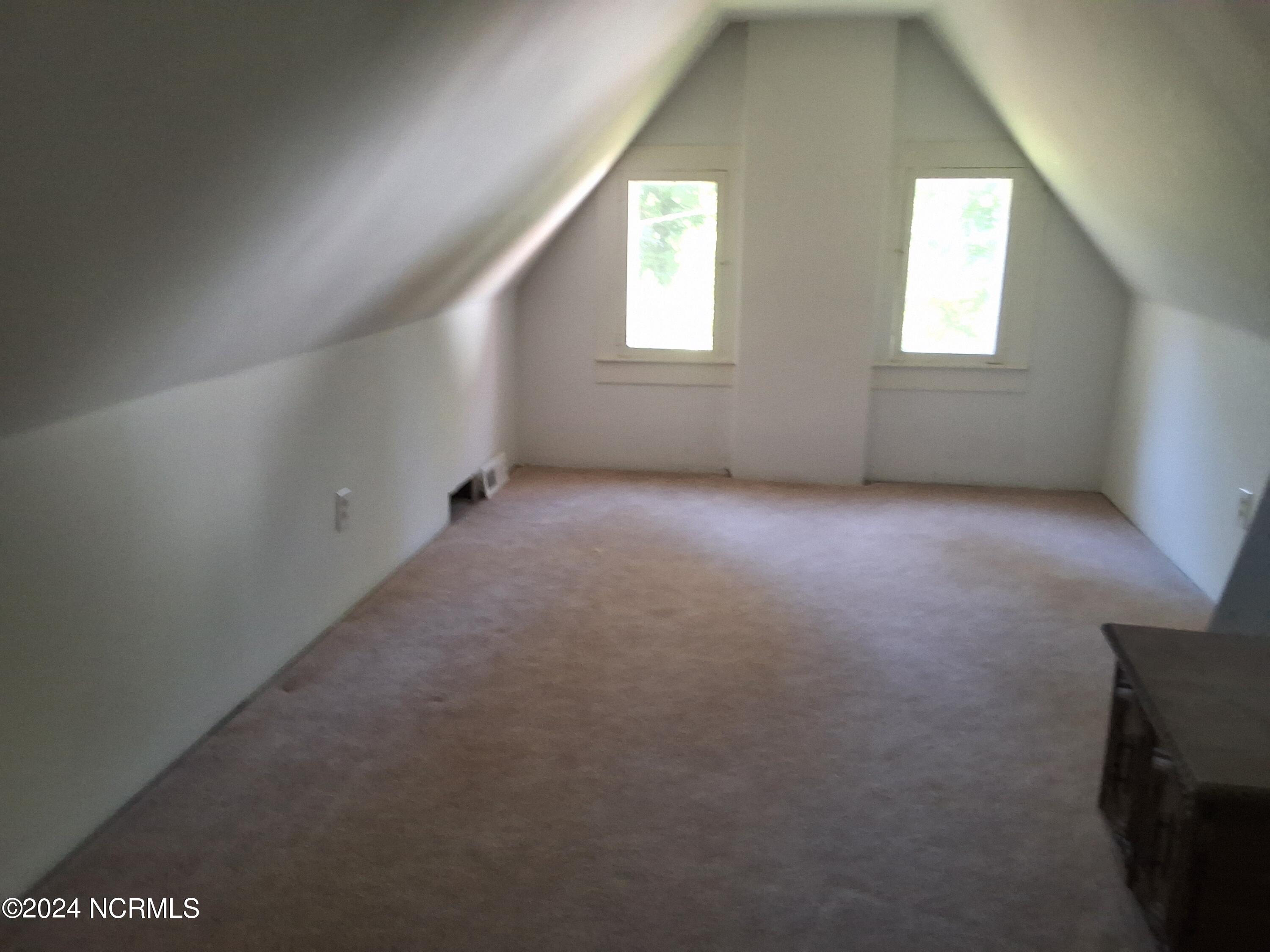 201 E Bell Street Property Photo 20