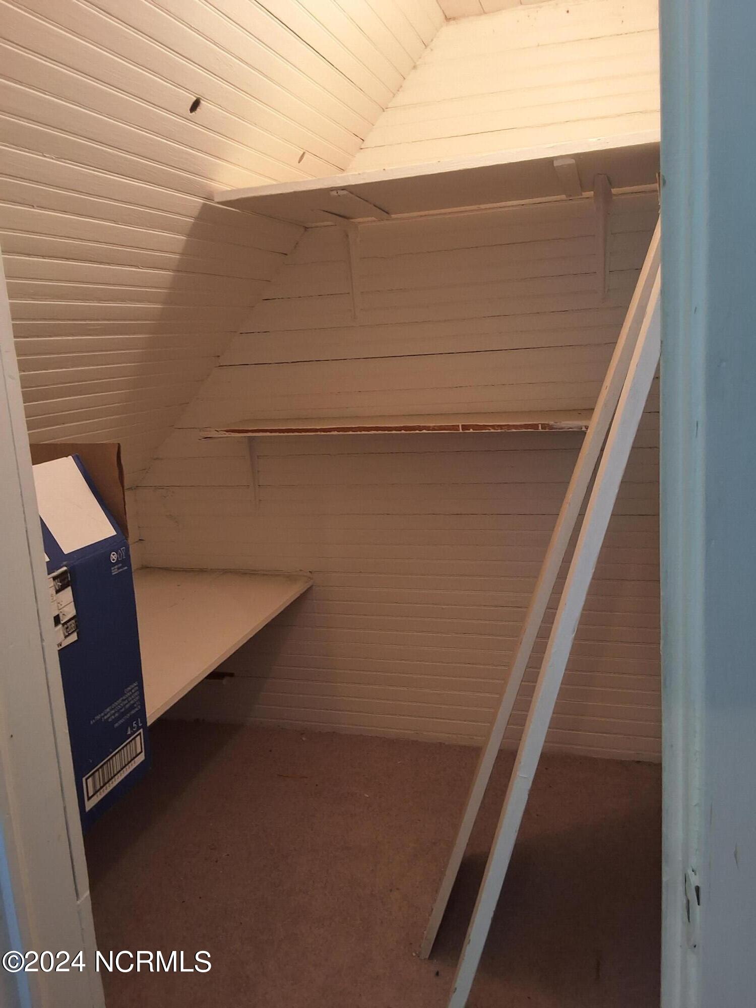 201 E Bell Street Property Photo 24