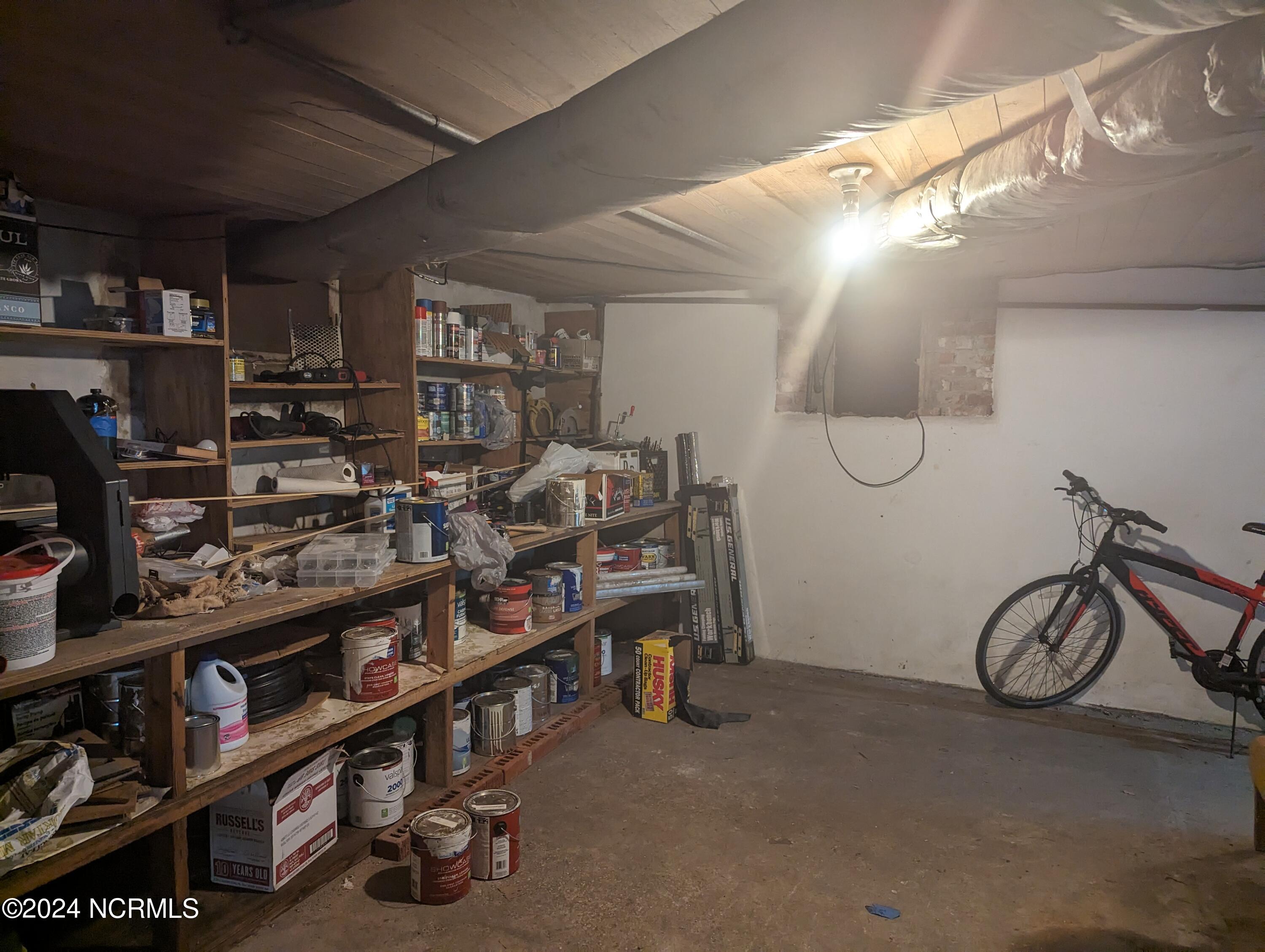 201 E Bell Street Property Photo 41