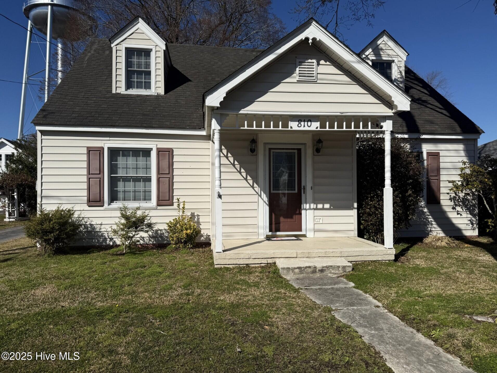 810 Green Street Property Photo 2