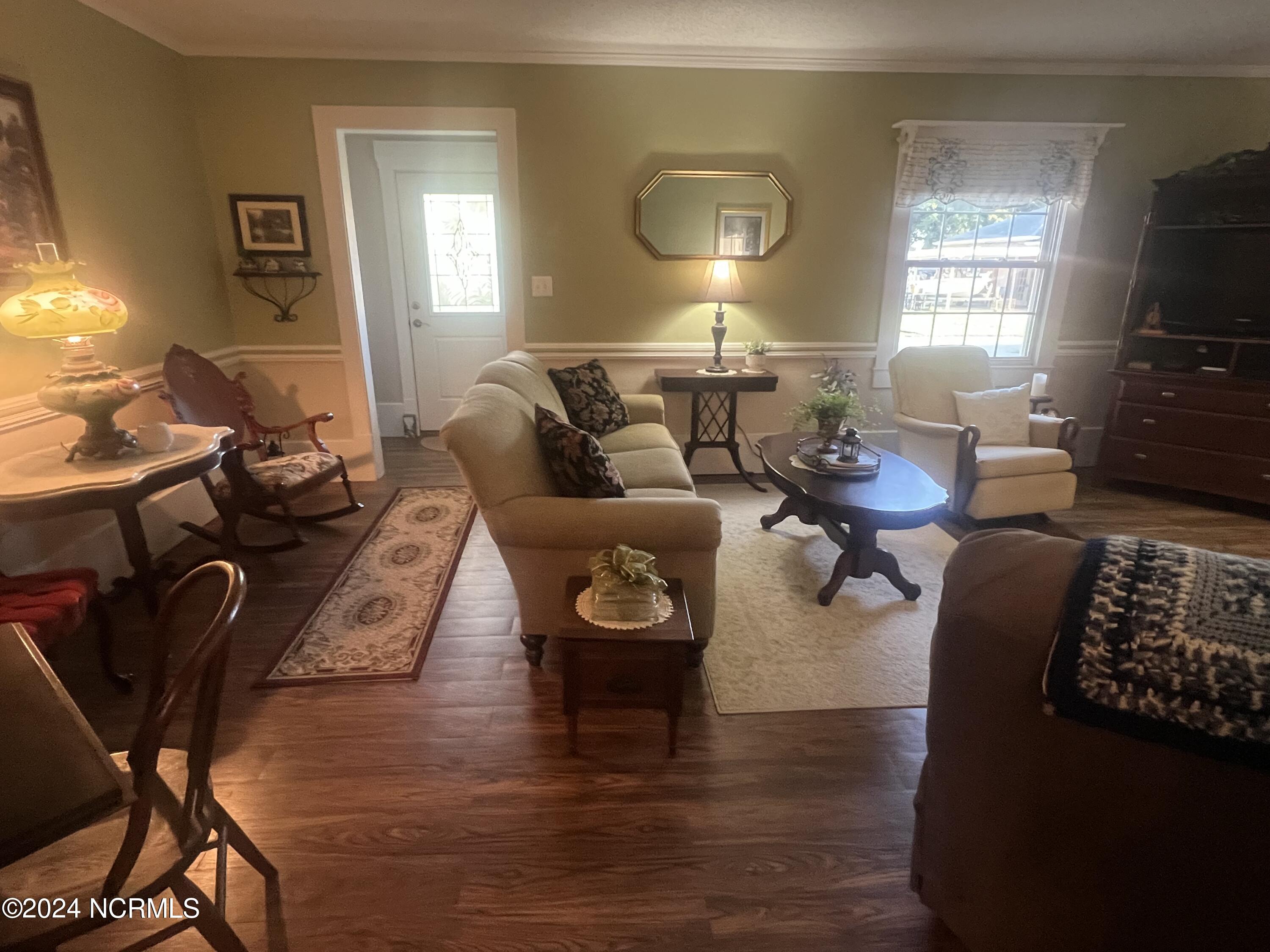 810 Green Street Property Photo 12