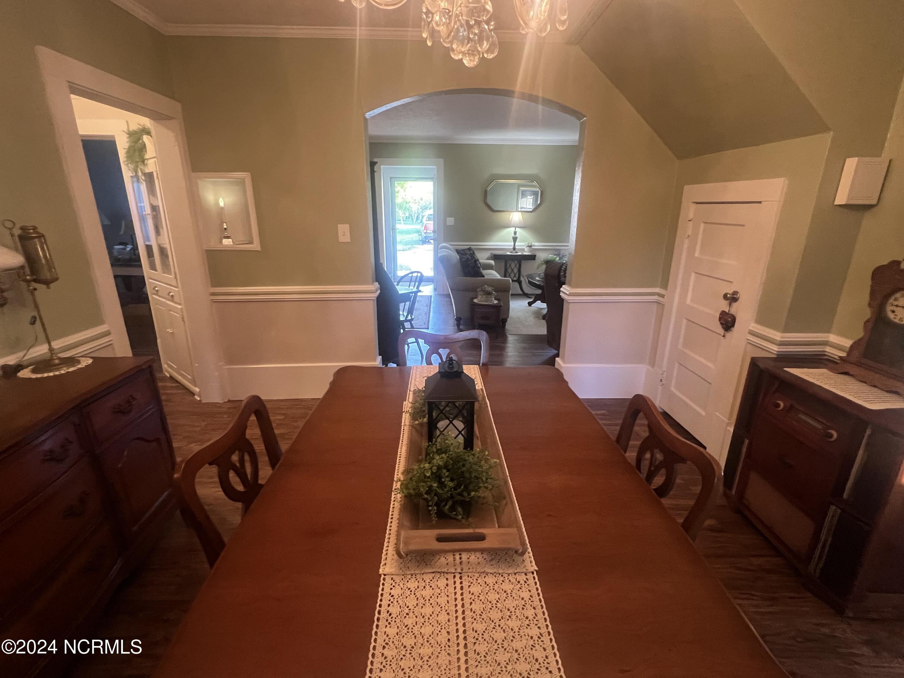 810 Green Street Property Photo 13