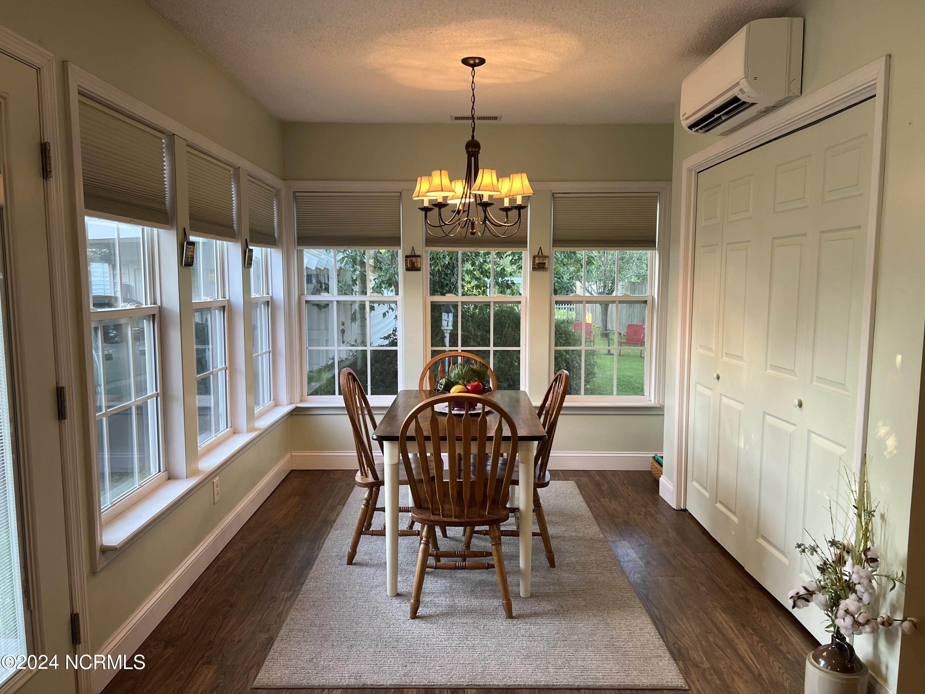 810 Green Street Property Photo 26