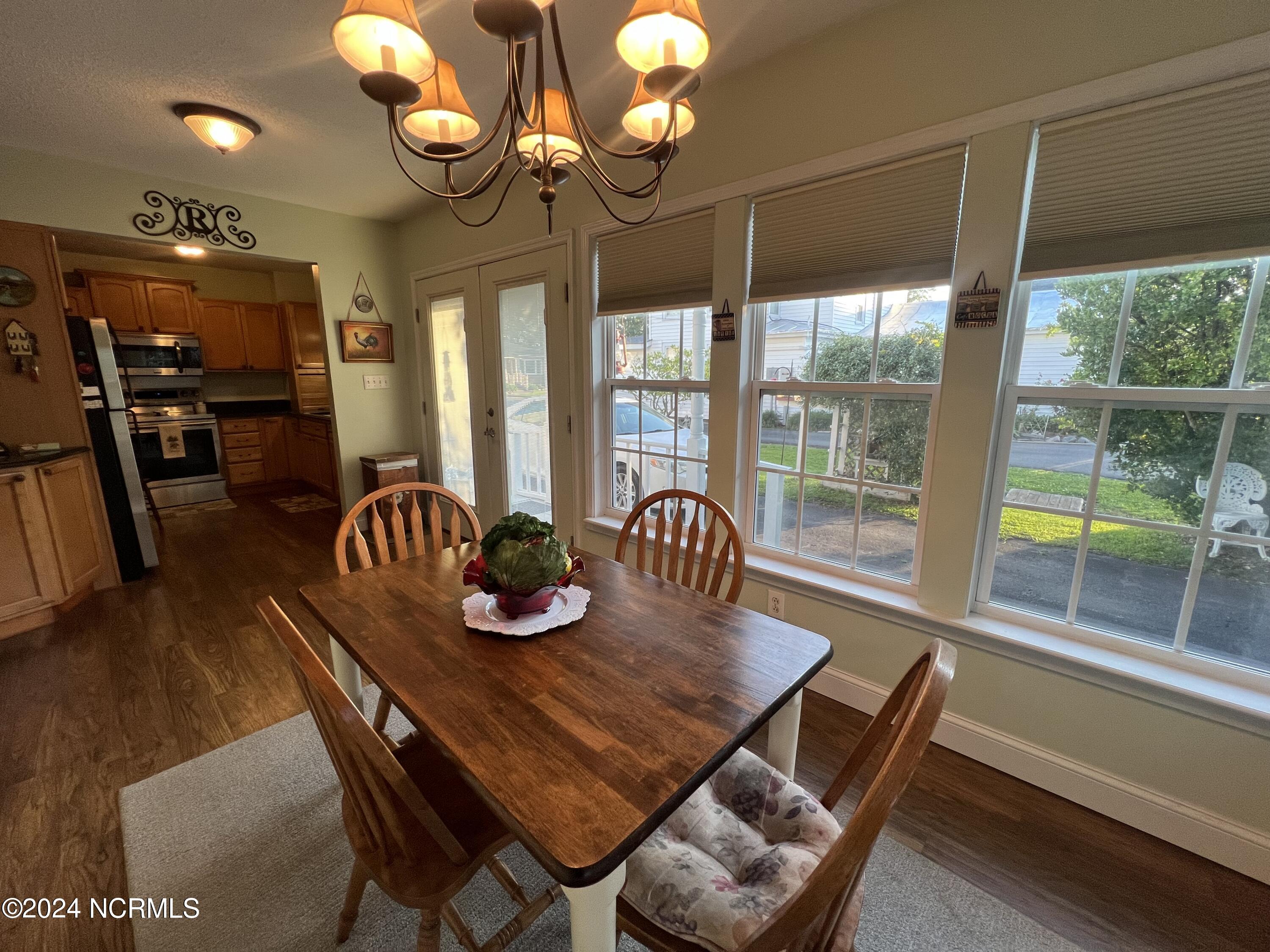 810 Green Street Property Photo 28