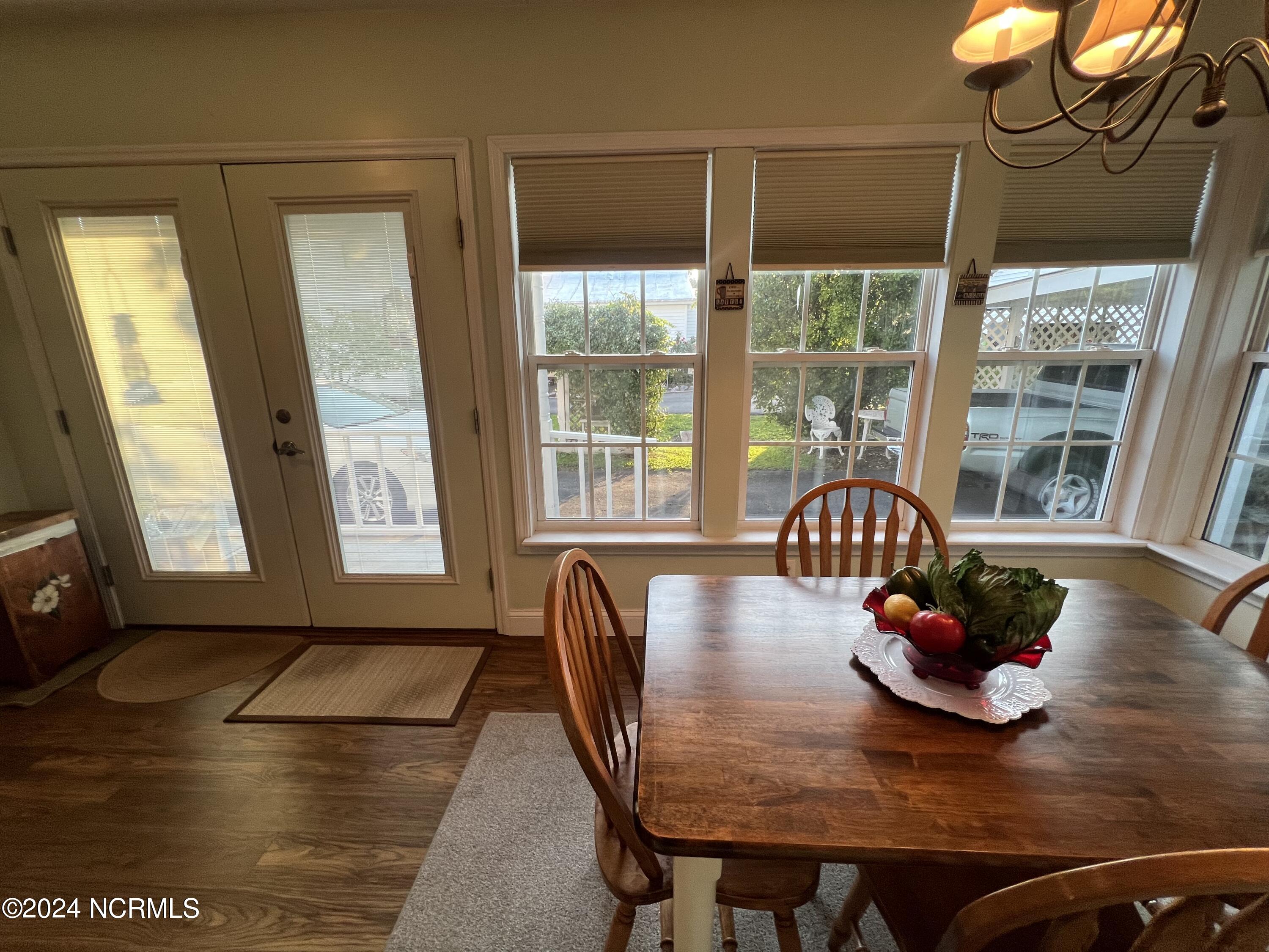 810 Green Street Property Photo 29