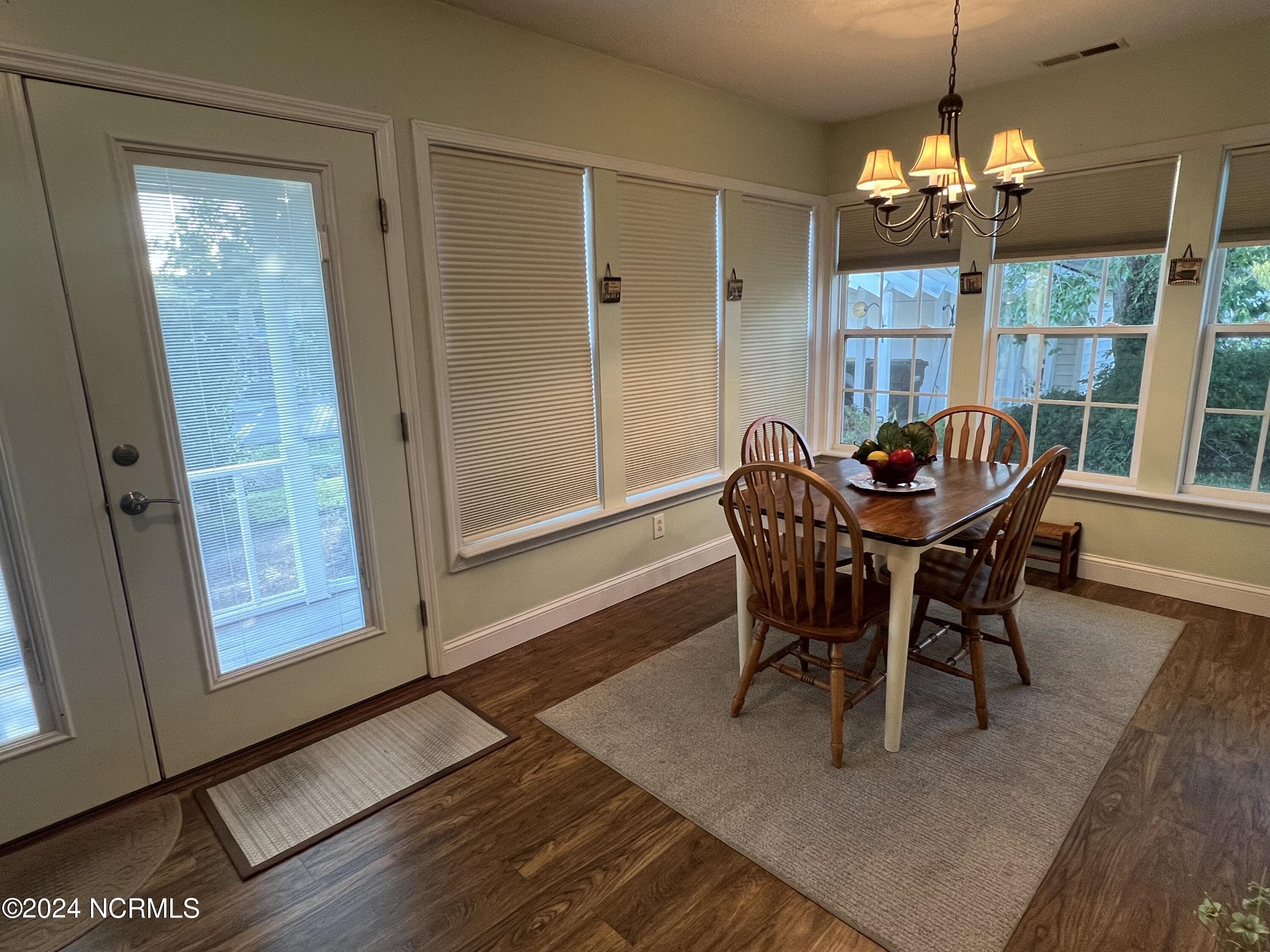 810 Green Street Property Photo 30