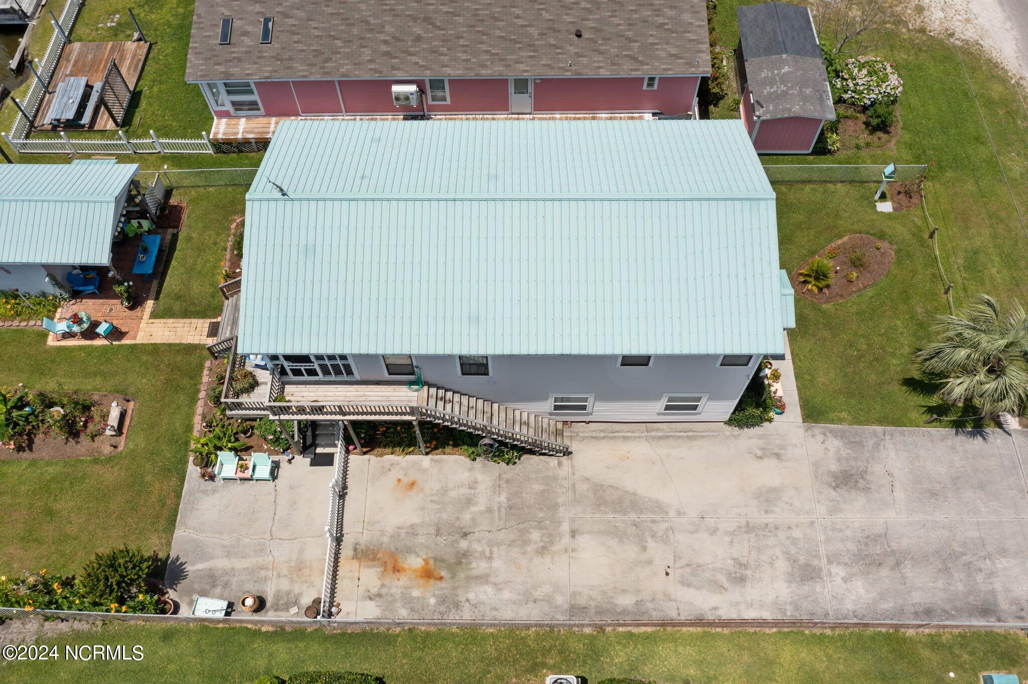 4053 4th Street Property Photo 4