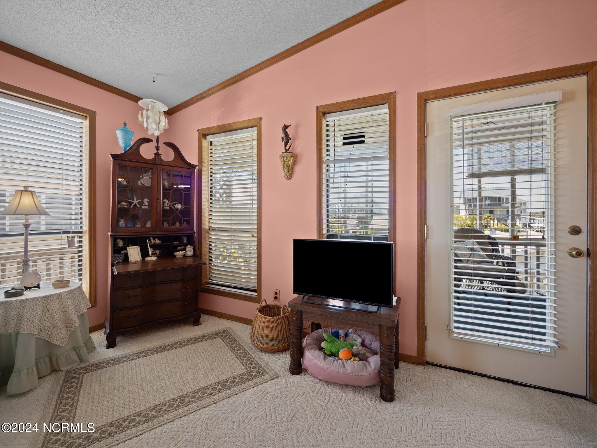 4053 4th Street Property Photo 23