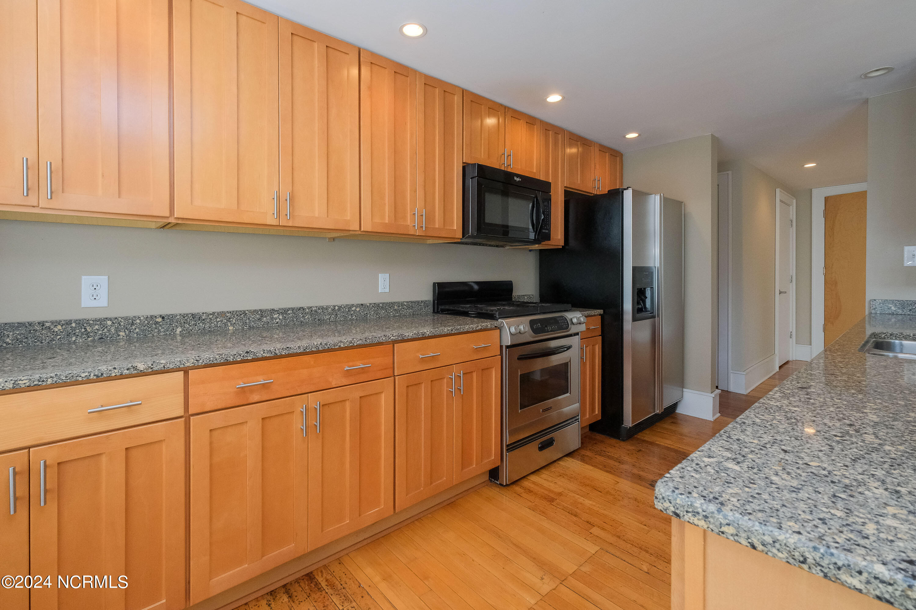 723 Mcmullan Avenue Unit 403 Property Photo 8