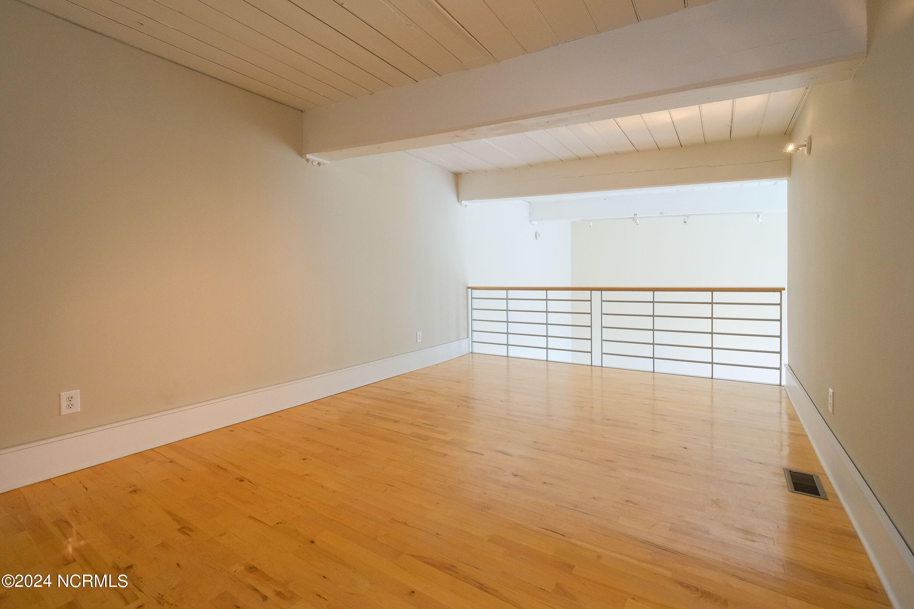 723 Mcmullan Avenue Unit 403 Property Photo 17