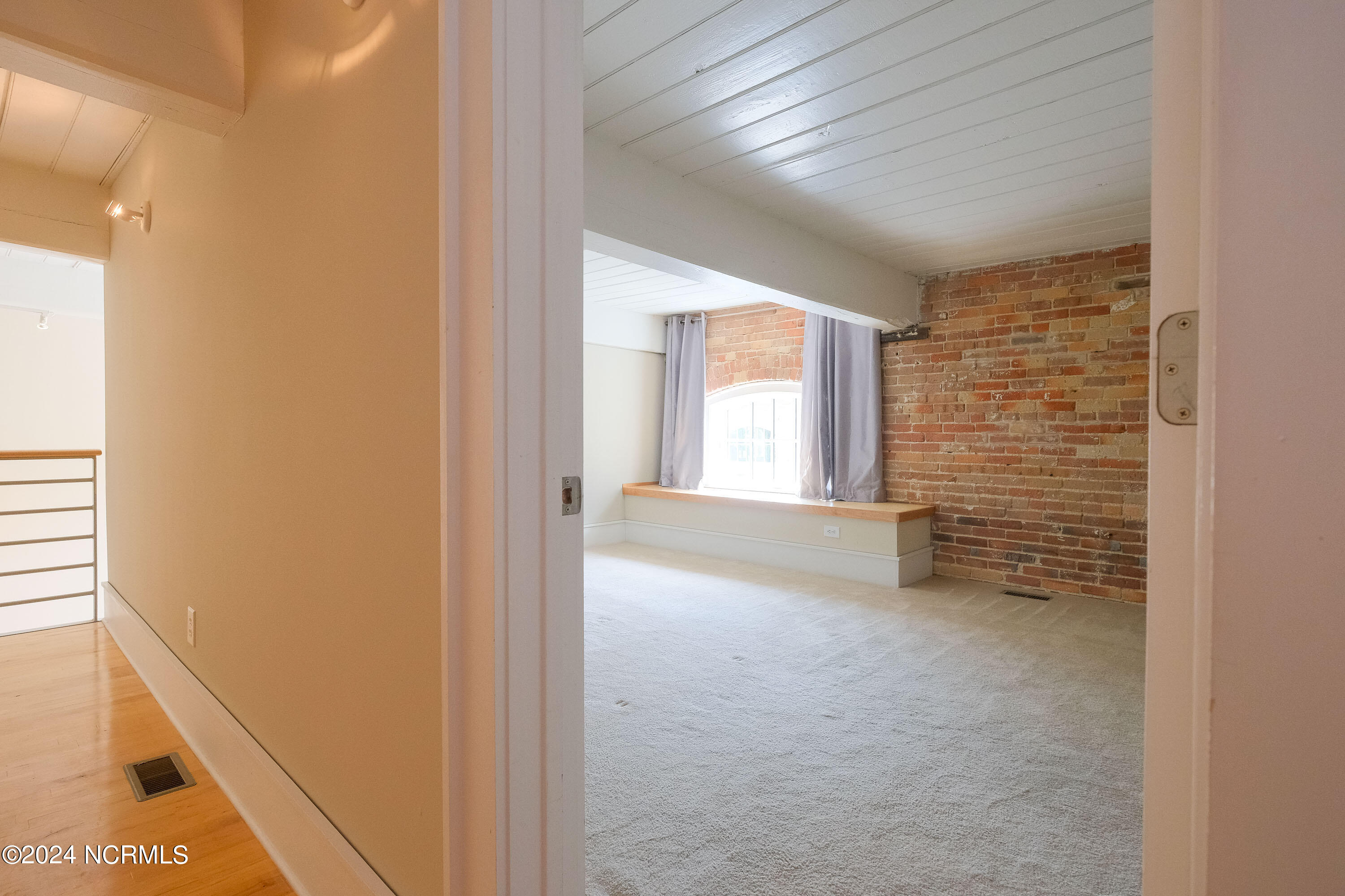 723 Mcmullan Avenue Unit 403 Property Photo 20
