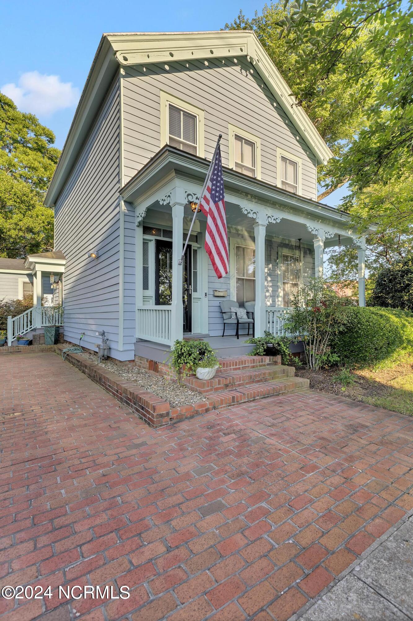 406 Hancock Street Property Photo 1