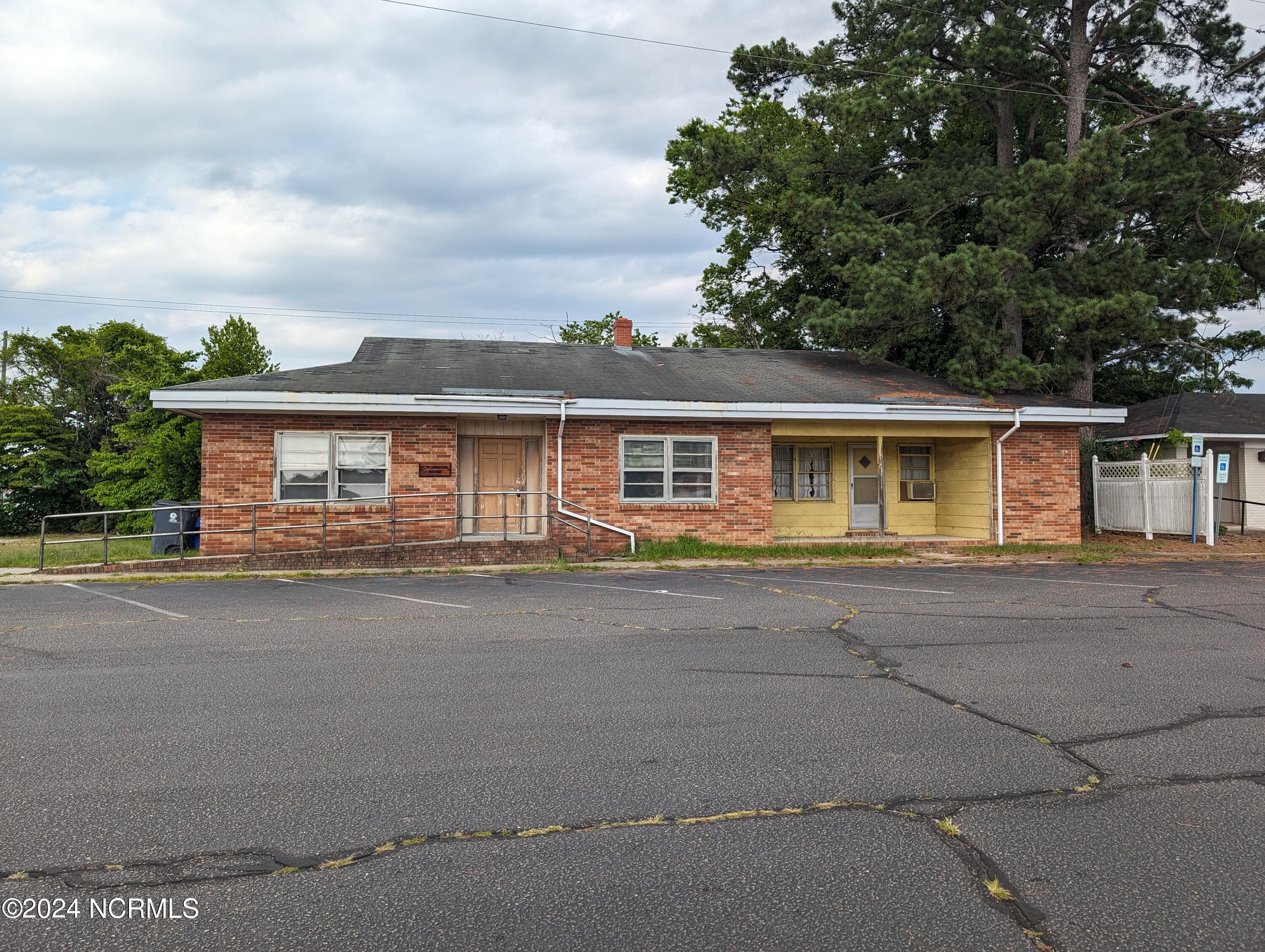 101 E Dunham Street Property Photo 1