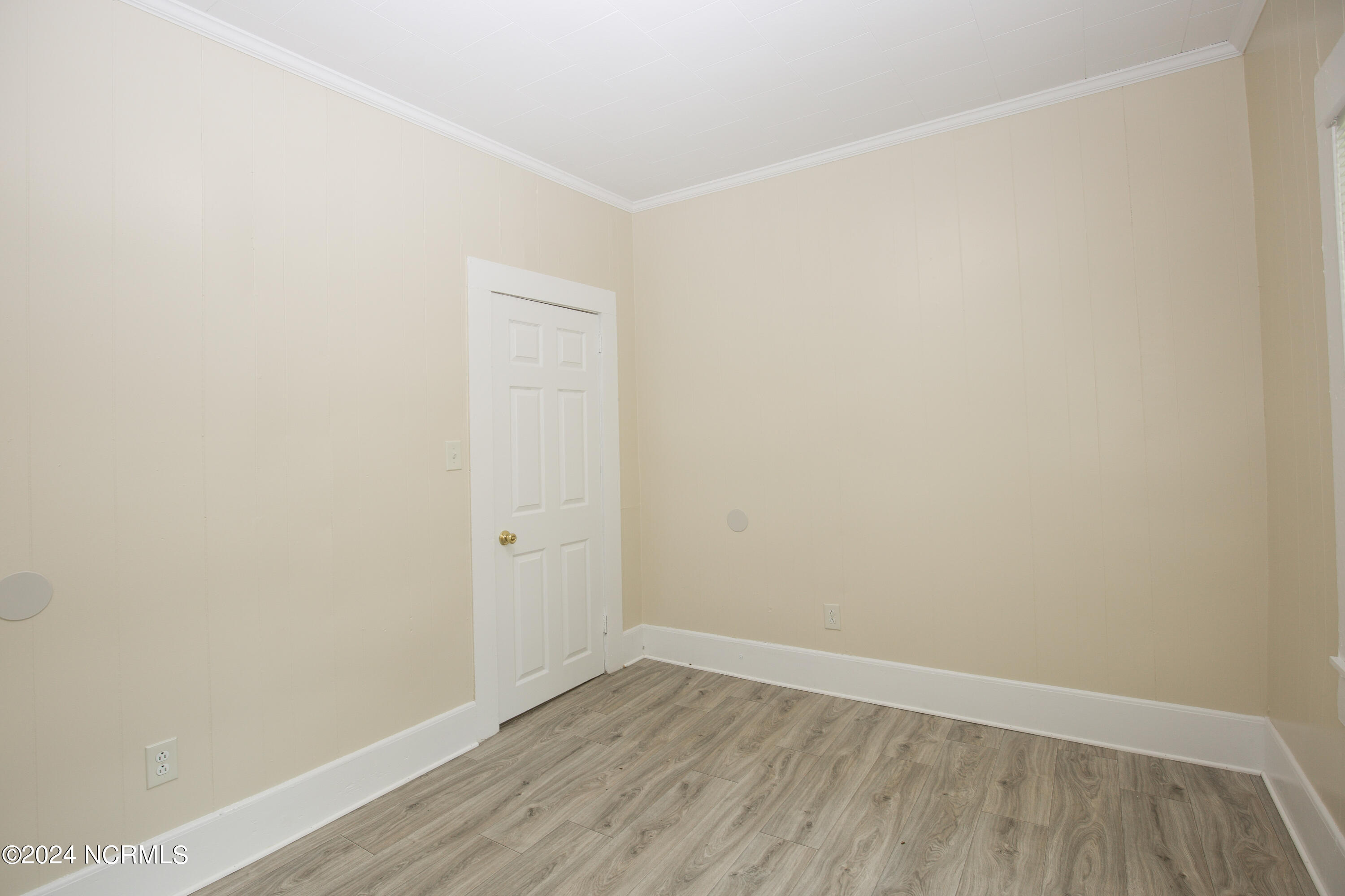 208 Robinson Street Property Photo 18