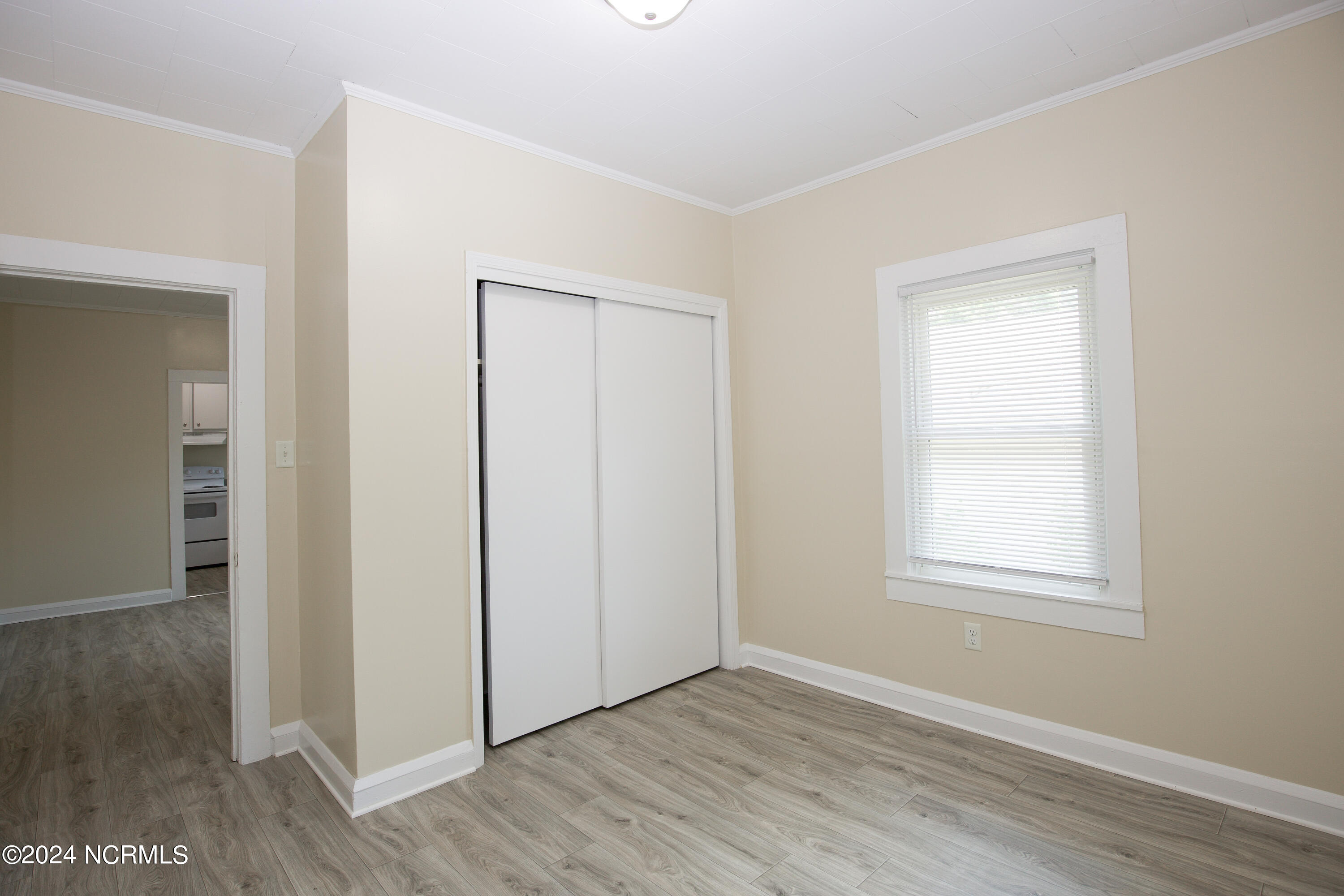 208 Robinson Street Property Photo 24