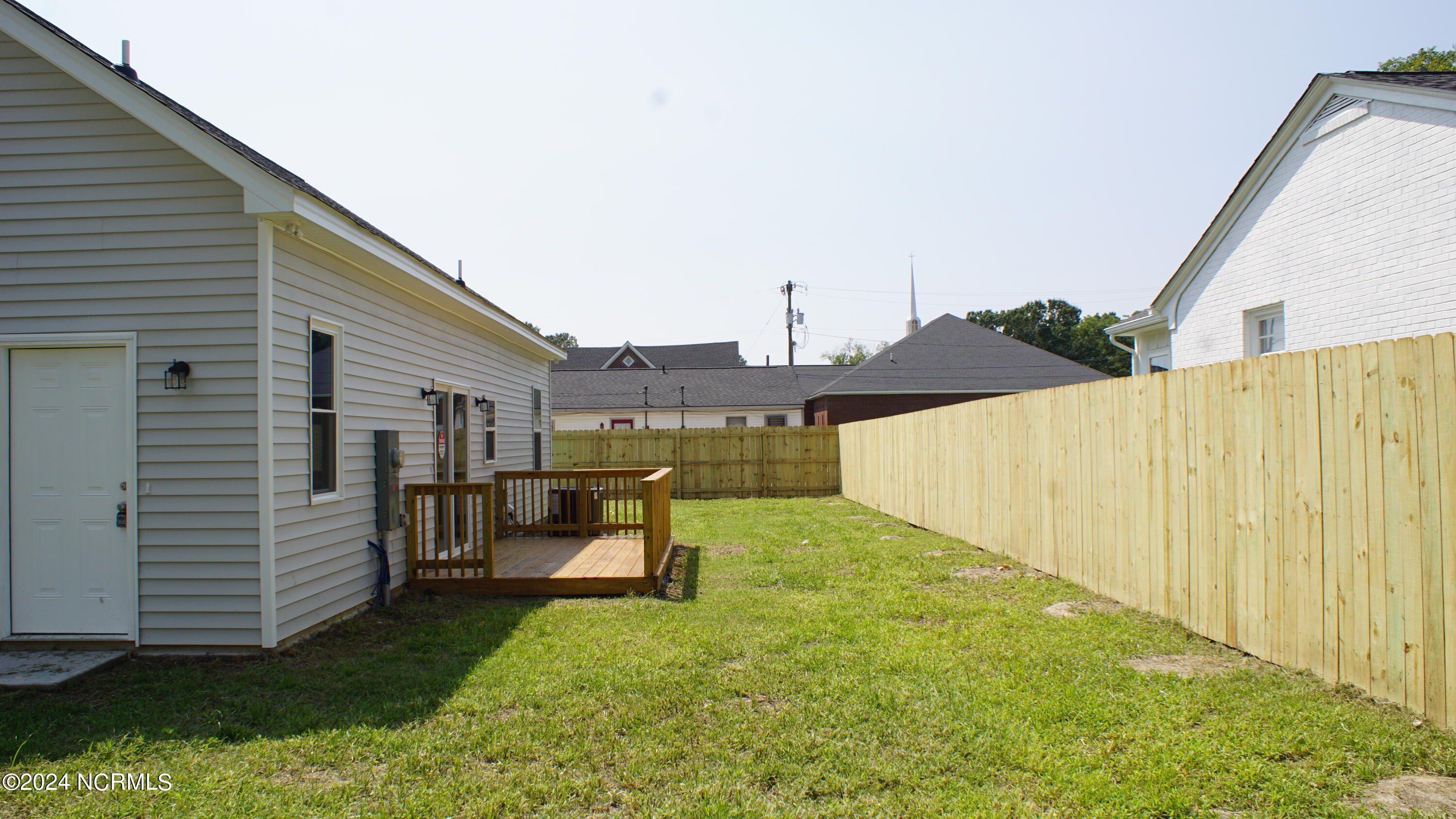 1012 E Highland Avenue Property Photo 3