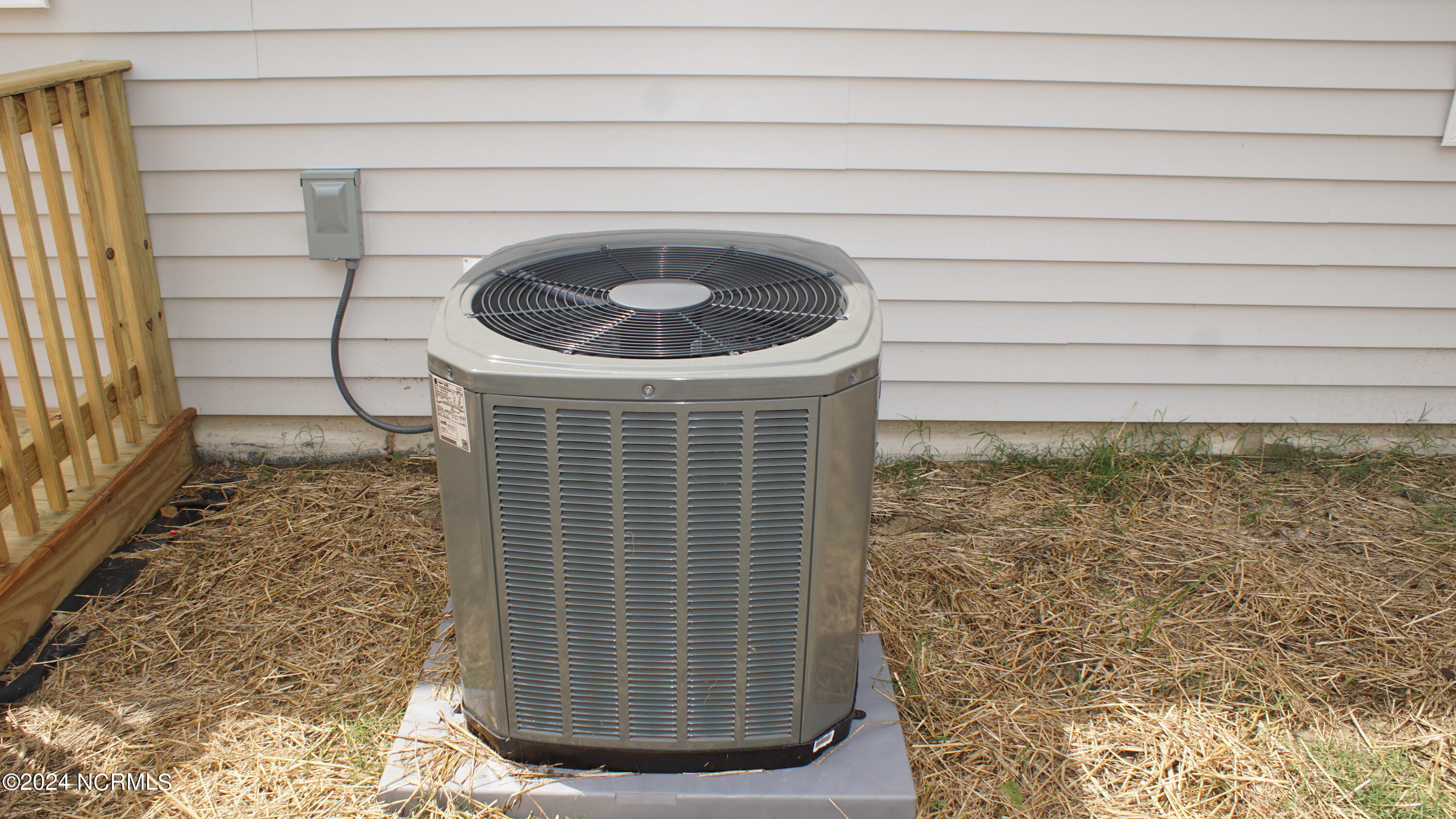 1012 E Highland Avenue Property Photo 5