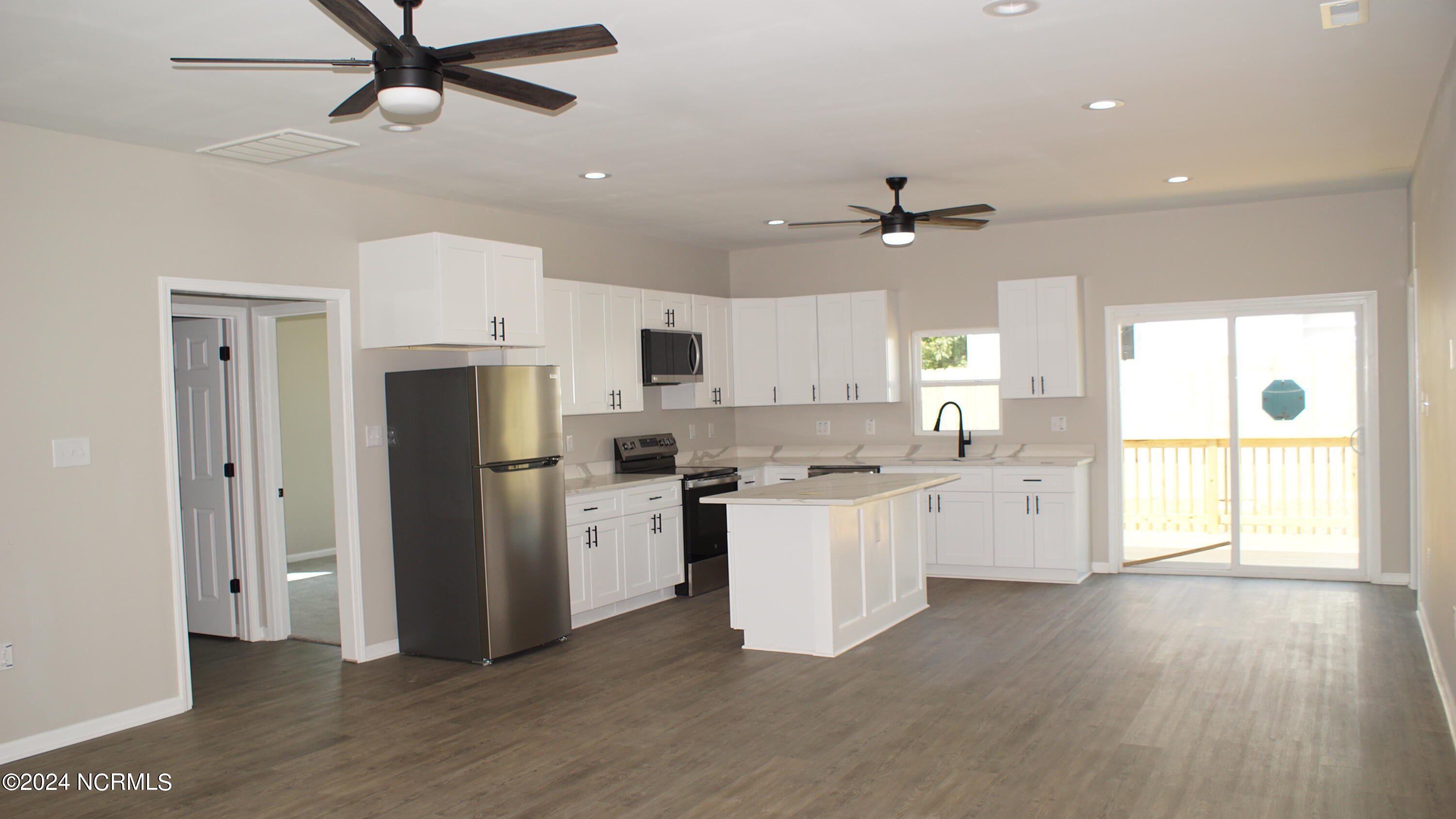 1012 E Highland Avenue Property Photo 7