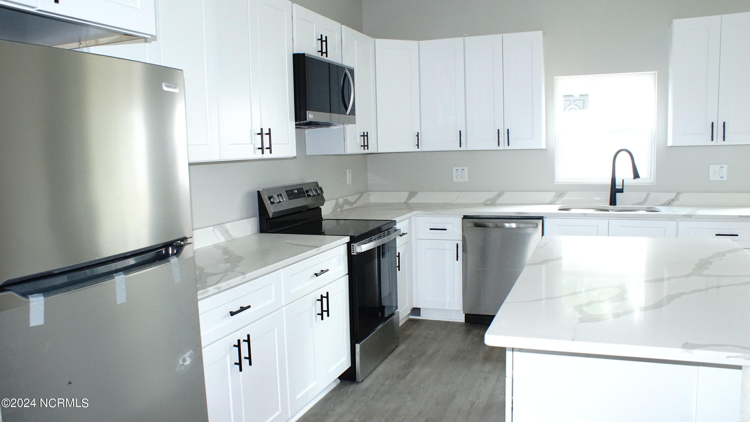 1012 E Highland Avenue Property Photo 10
