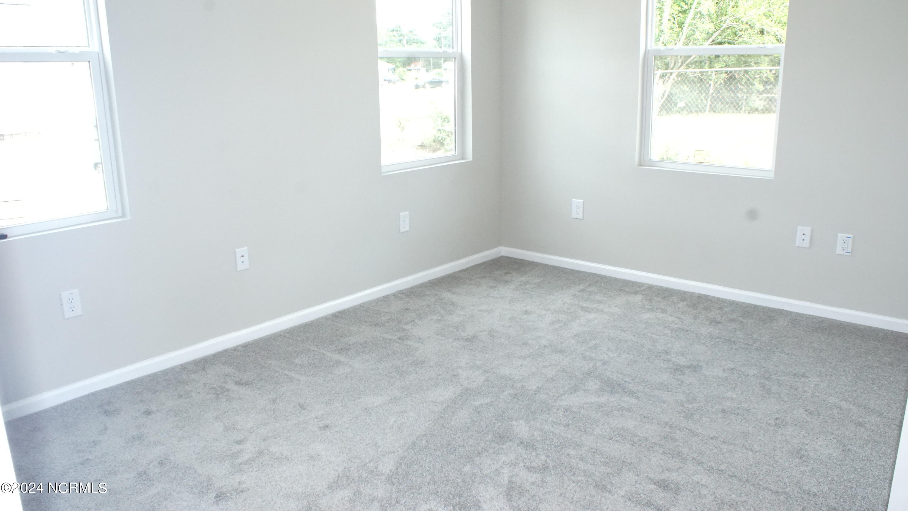 1012 E Highland Avenue Property Photo 18