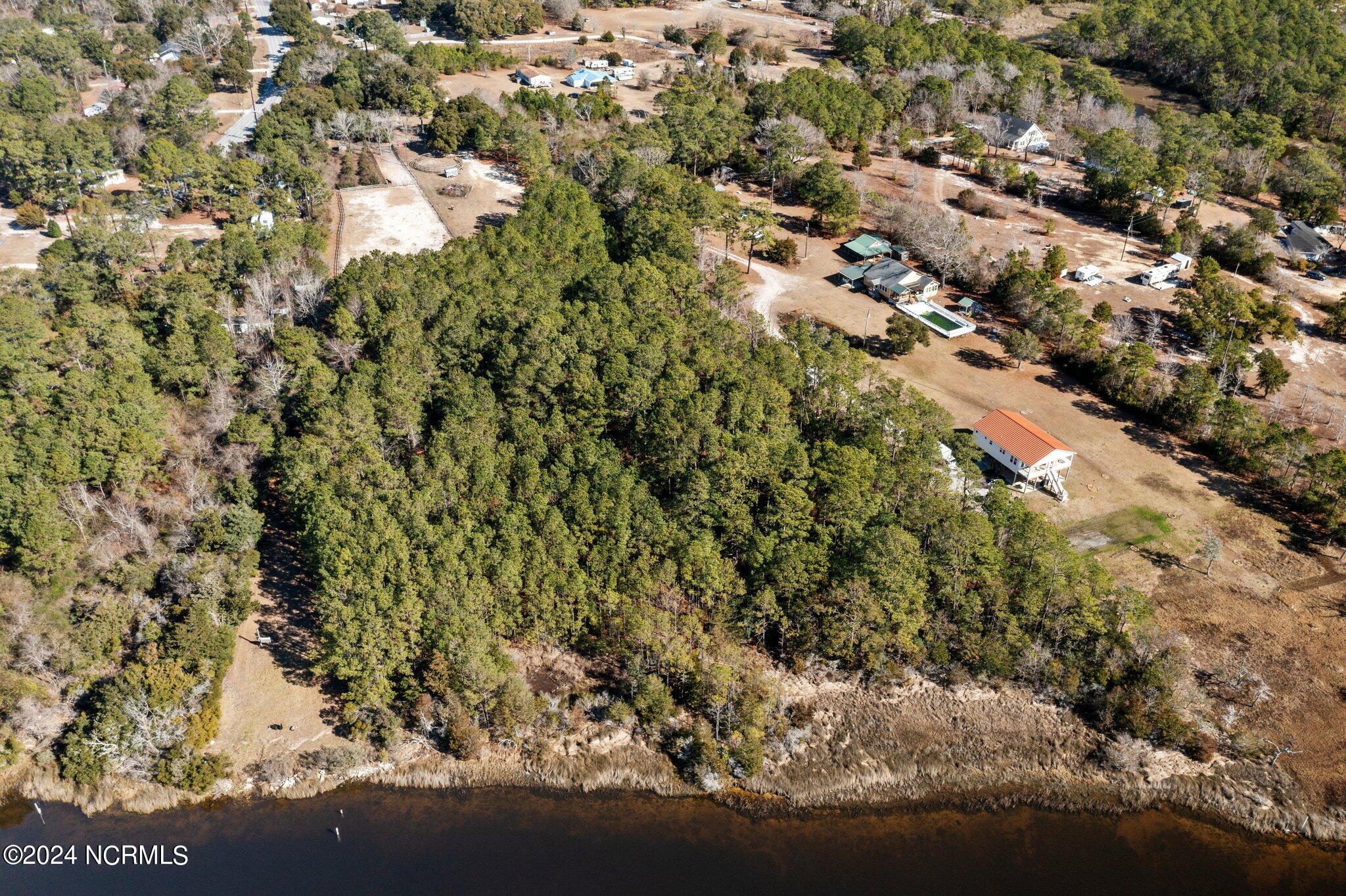 351 Queens Creek Road Property Photo 4