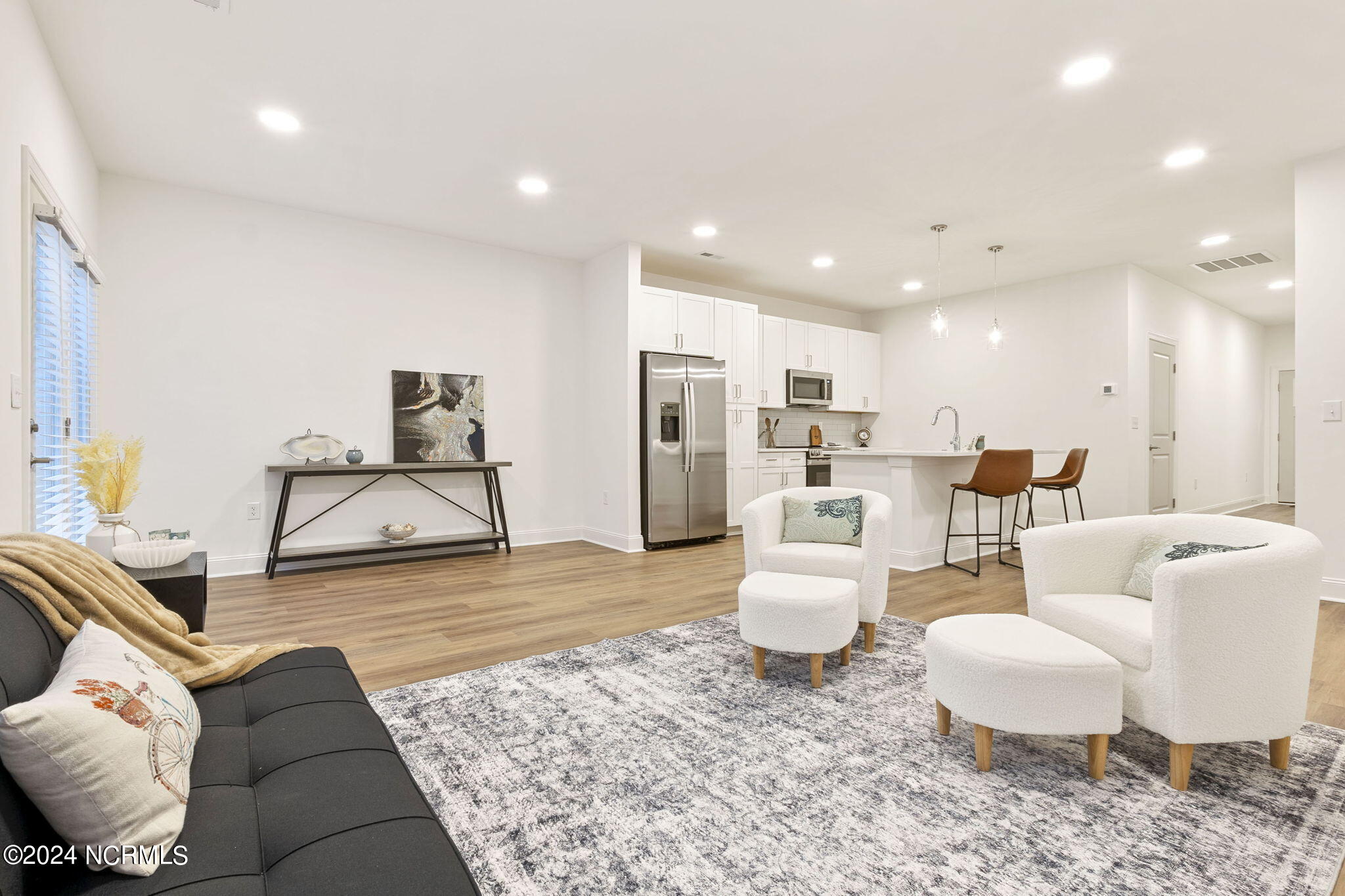 383 James Street Property Photo 14