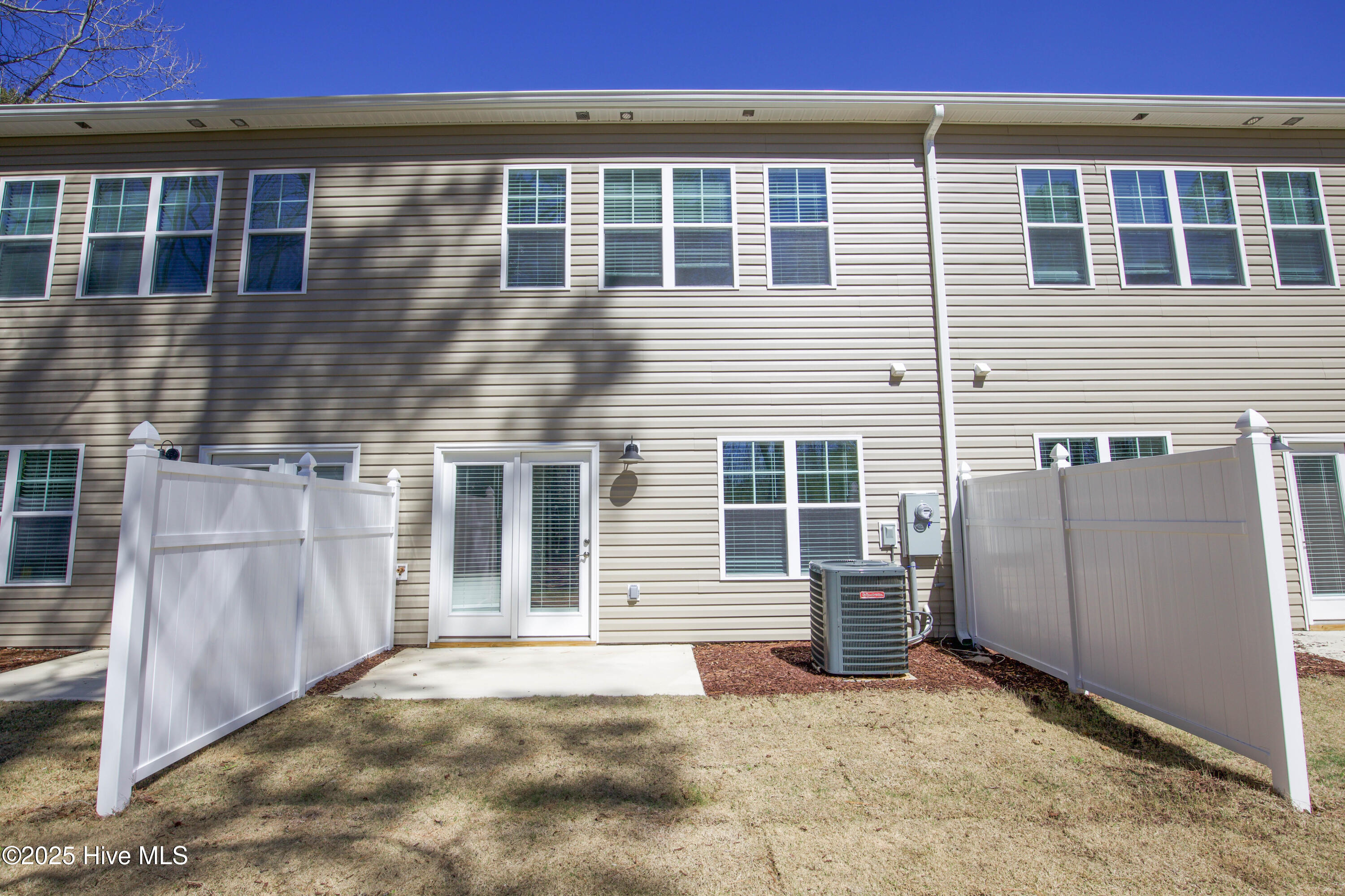 383 James Street Property Photo 25