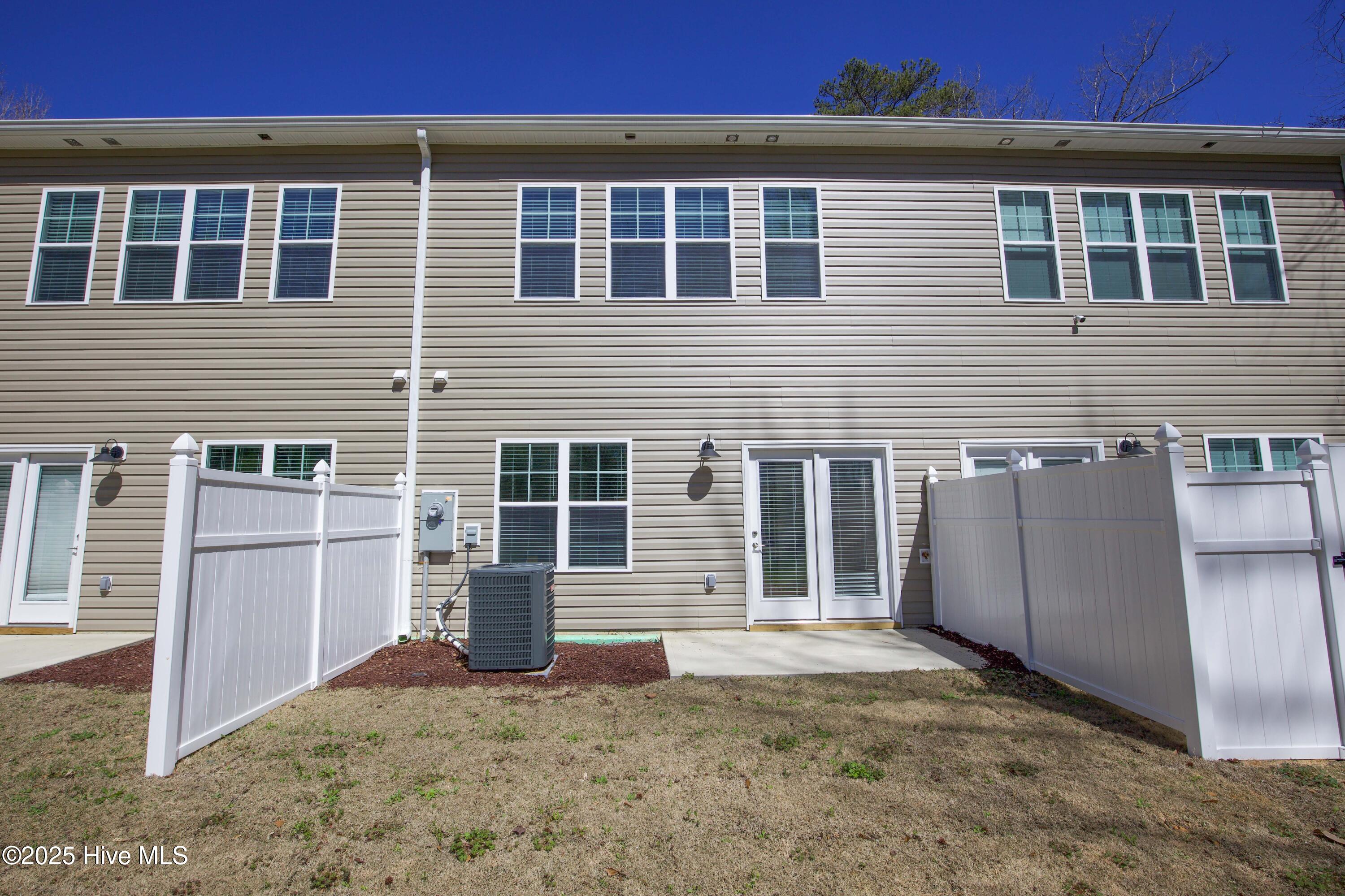 355 James Street Property Photo 22