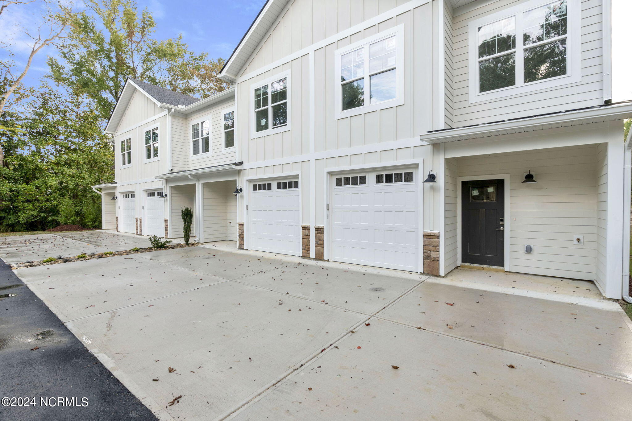 351 James Street Property Photo 5