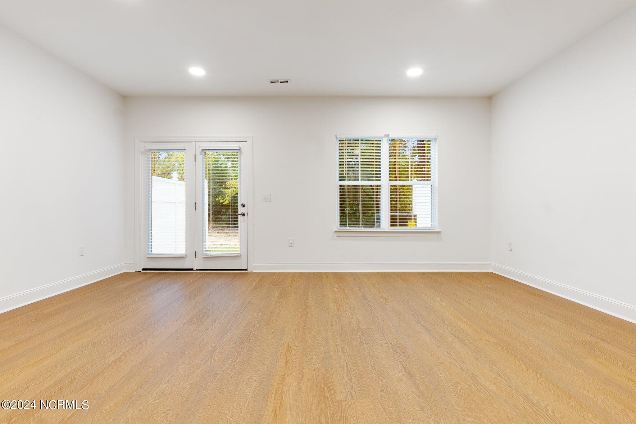 351 James Street Property Photo 10
