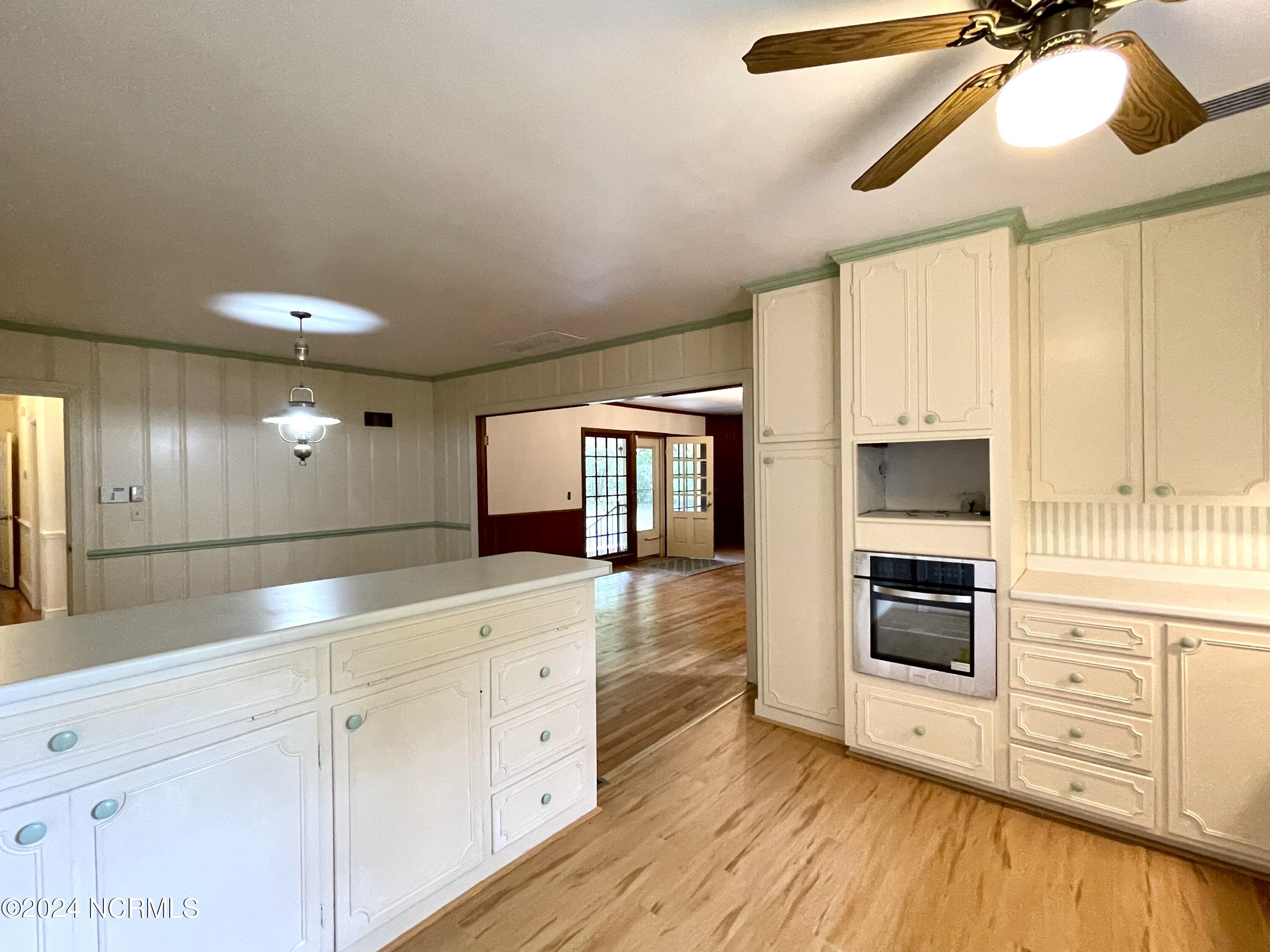 711 N East Street Property Photo 15